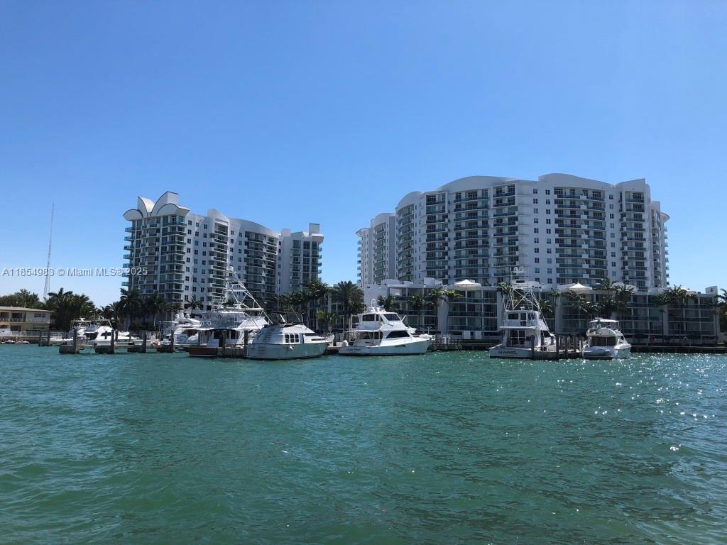 7900 Harbor Is Dr #603