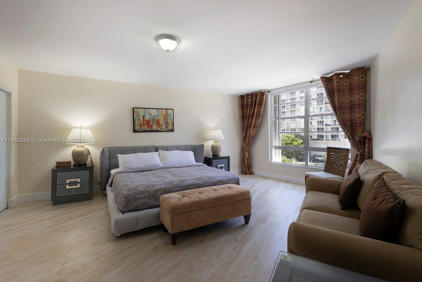 5660 Collins Ave #4B Miami Beach, FL 33140