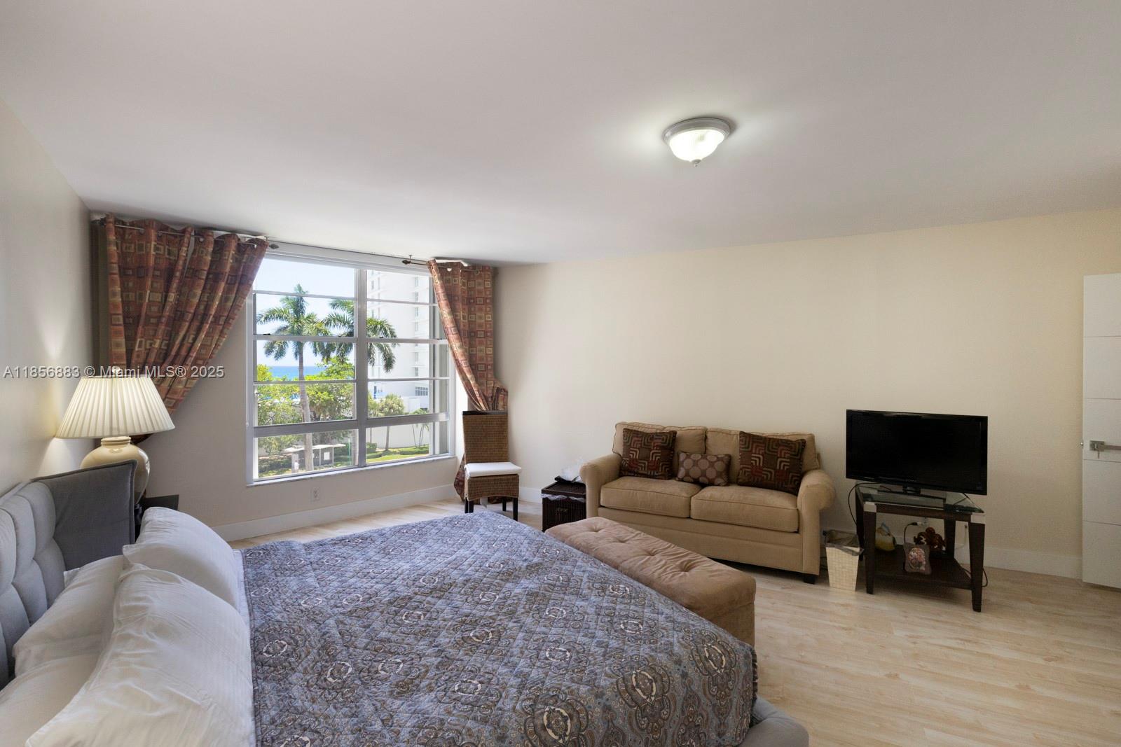 5660 Collins Ave #4B Miami Beach, FL 33140