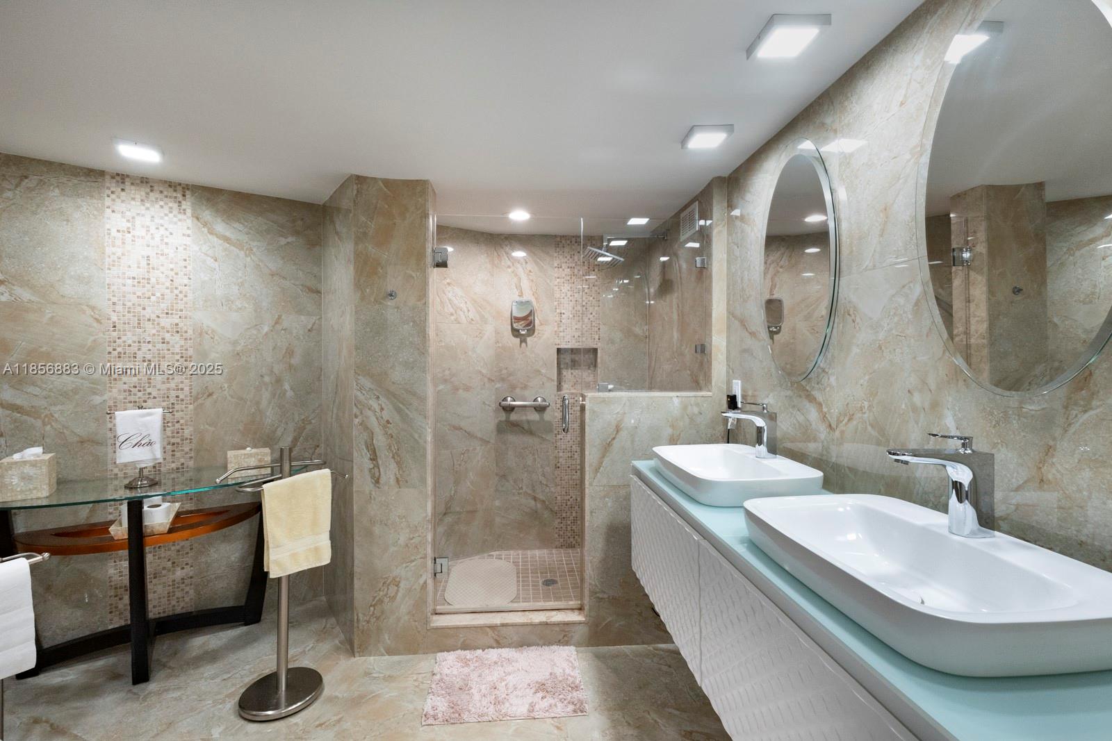 5660 Collins Ave #4B Miami Beach, FL 33140