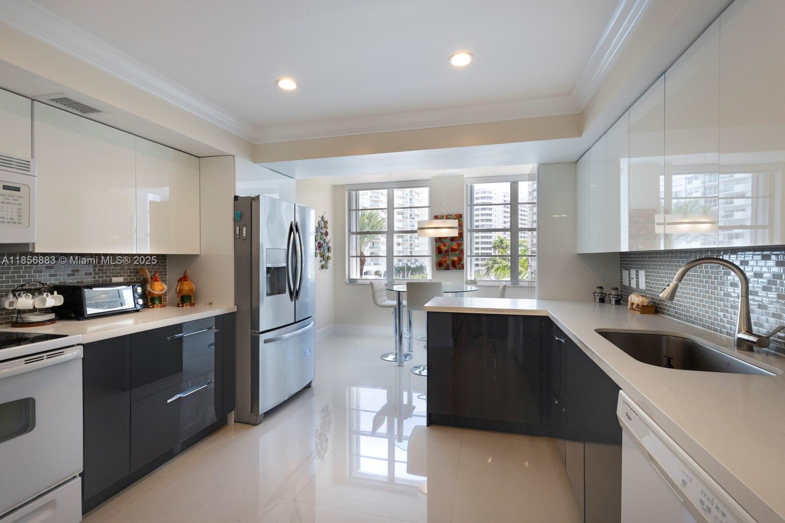 5660 Collins Ave #4B Miami Beach, FL 33140