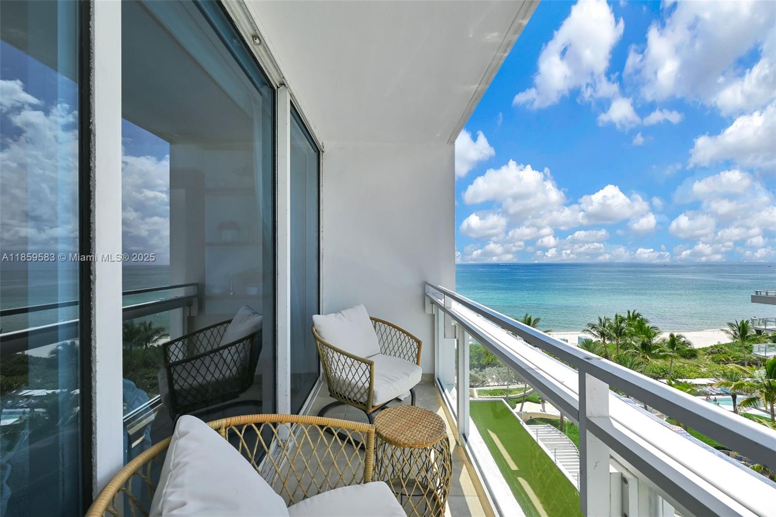 6801 Collins Ave #811 (door 810)