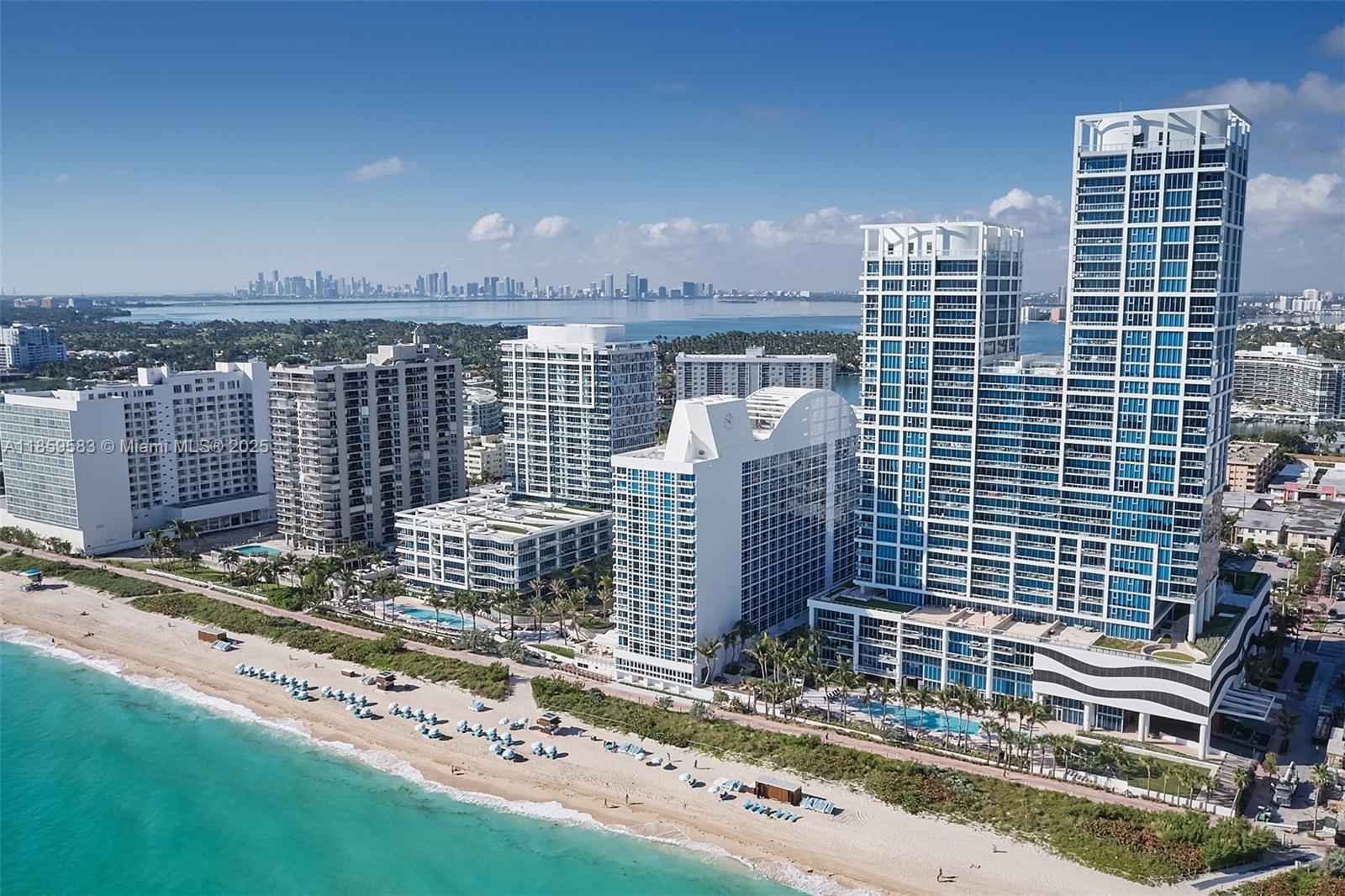 image Central Carillon Beach C35