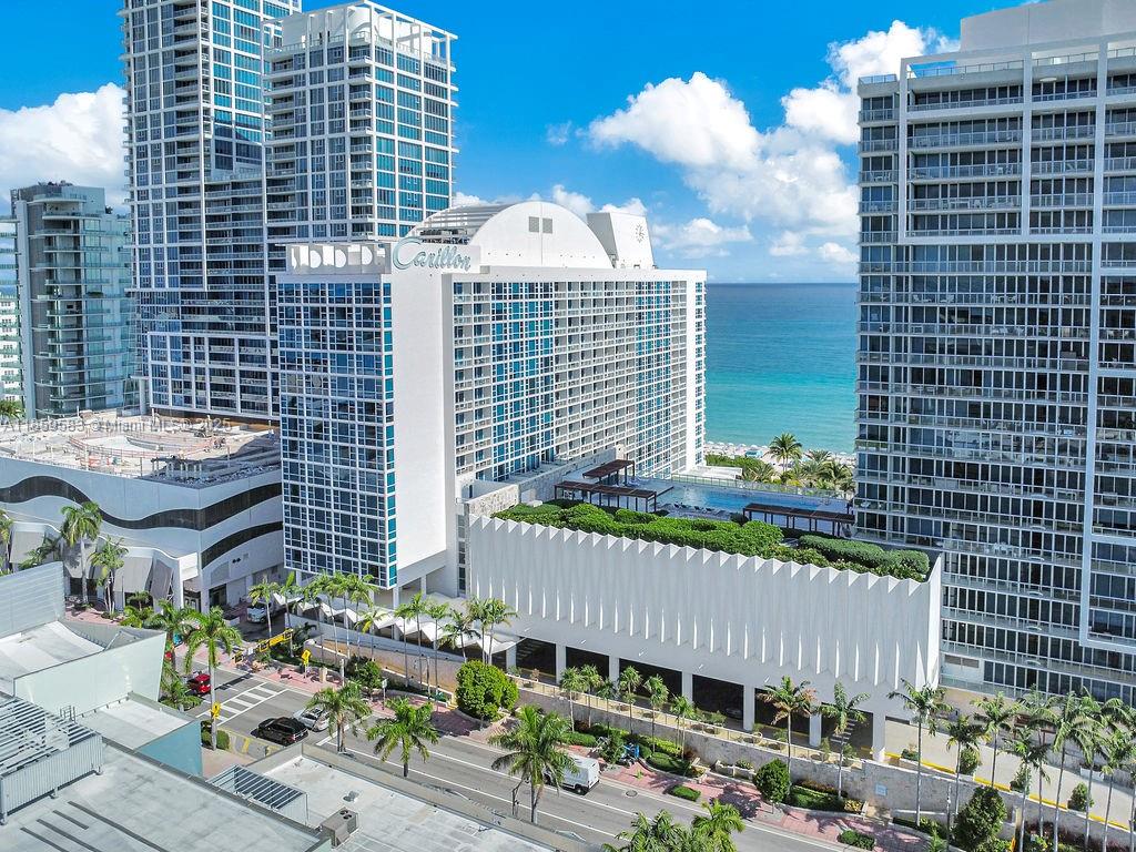 image Central Carillon Beach C36