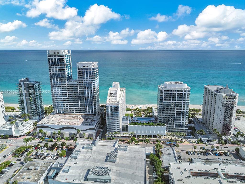 image Central Carillon Beach C39