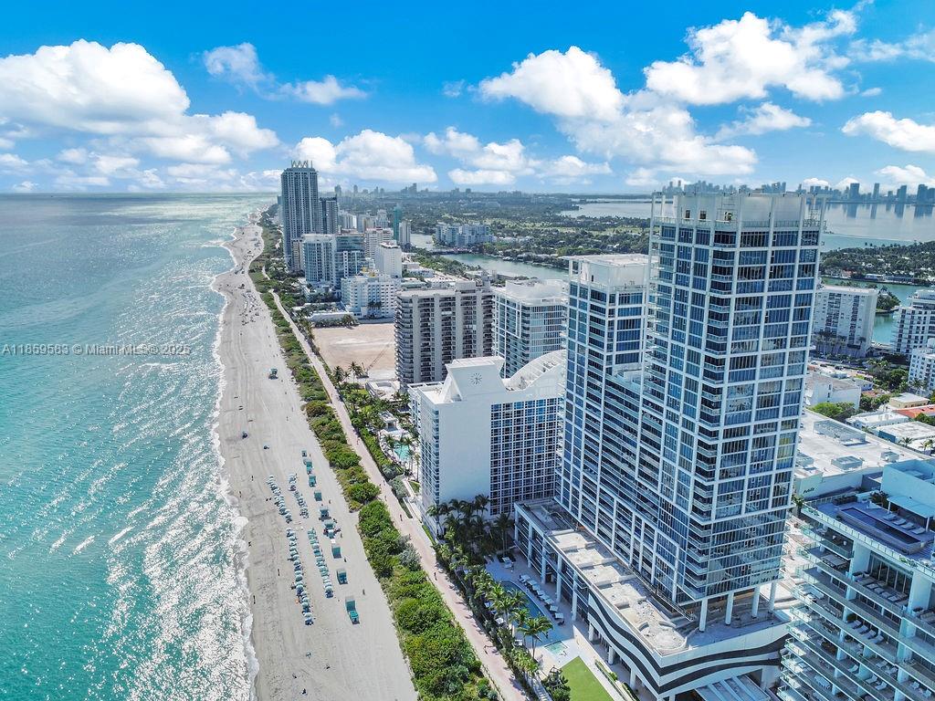 image Central Carillon Beach C42