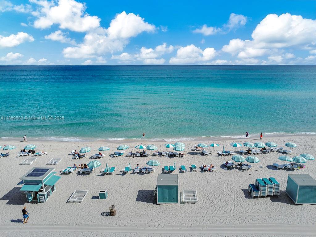 image Central Carillon Beach C45