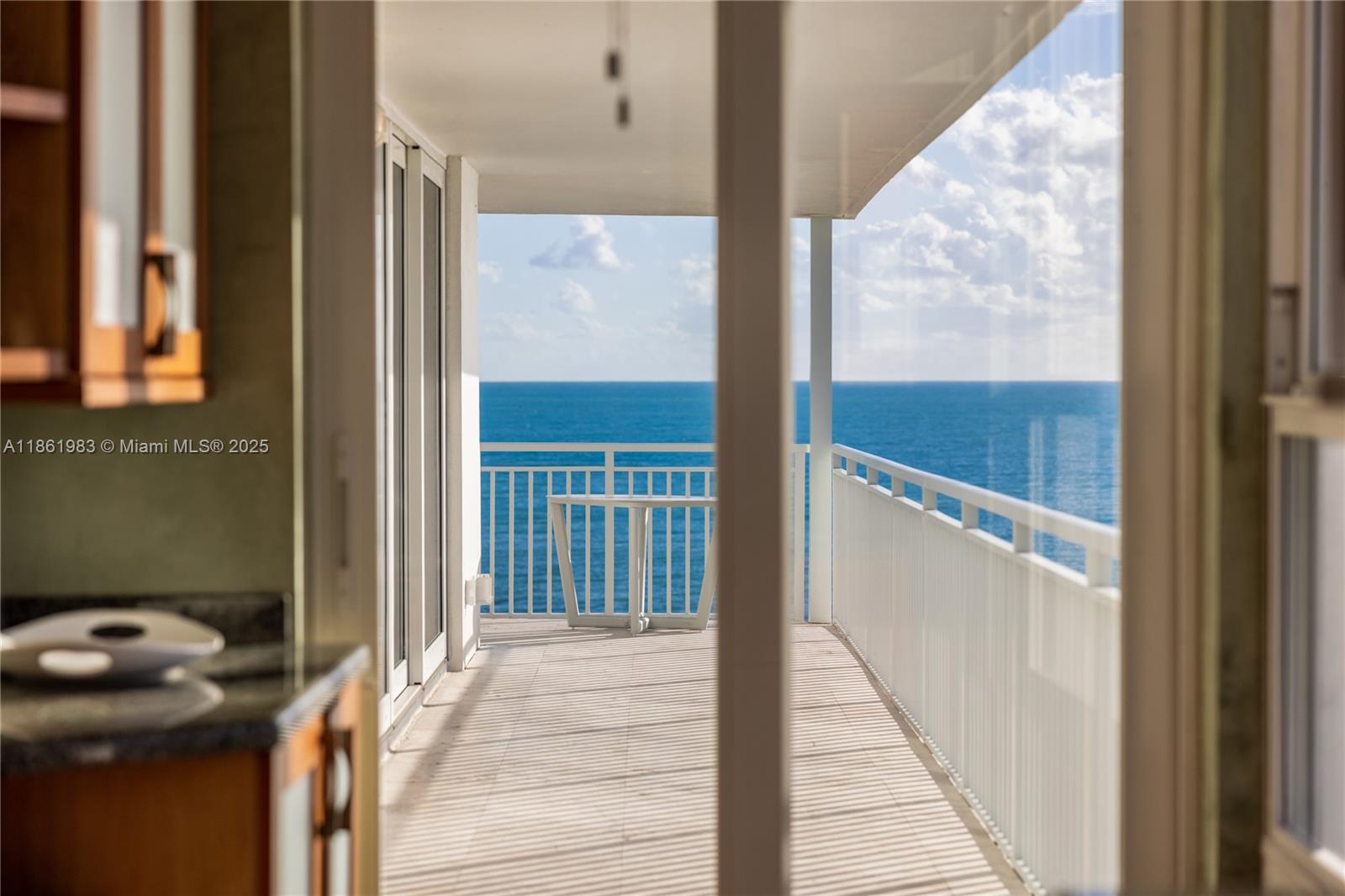 615 E Ocean Dr #6A Key Biscayne, FL 33149
