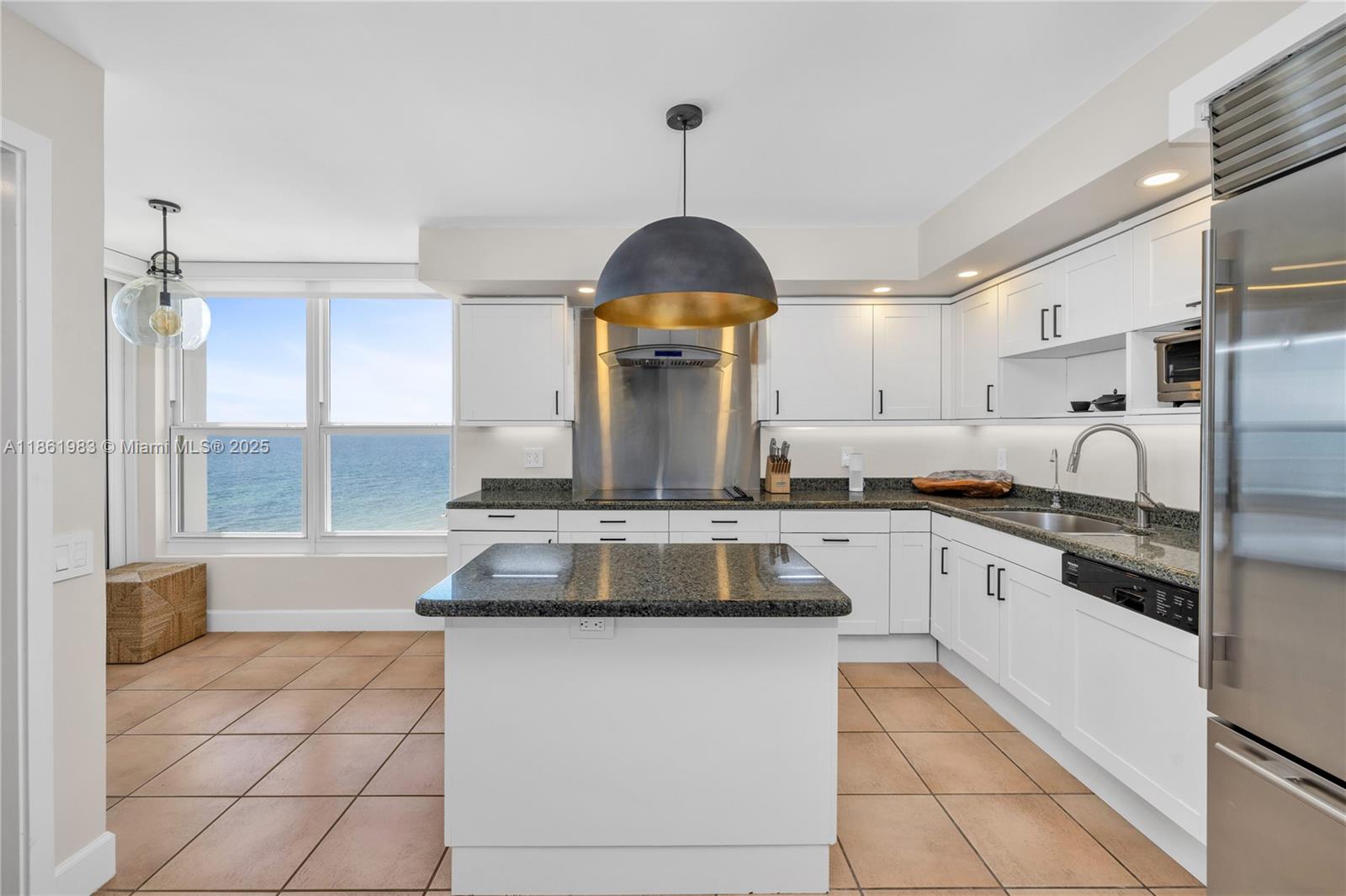 615 E Ocean Dr #6A Key Biscayne, FL 33149
