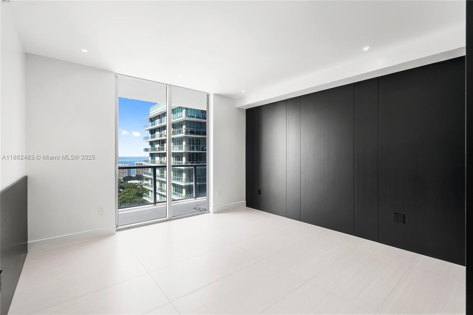 image Axis On Brickell36