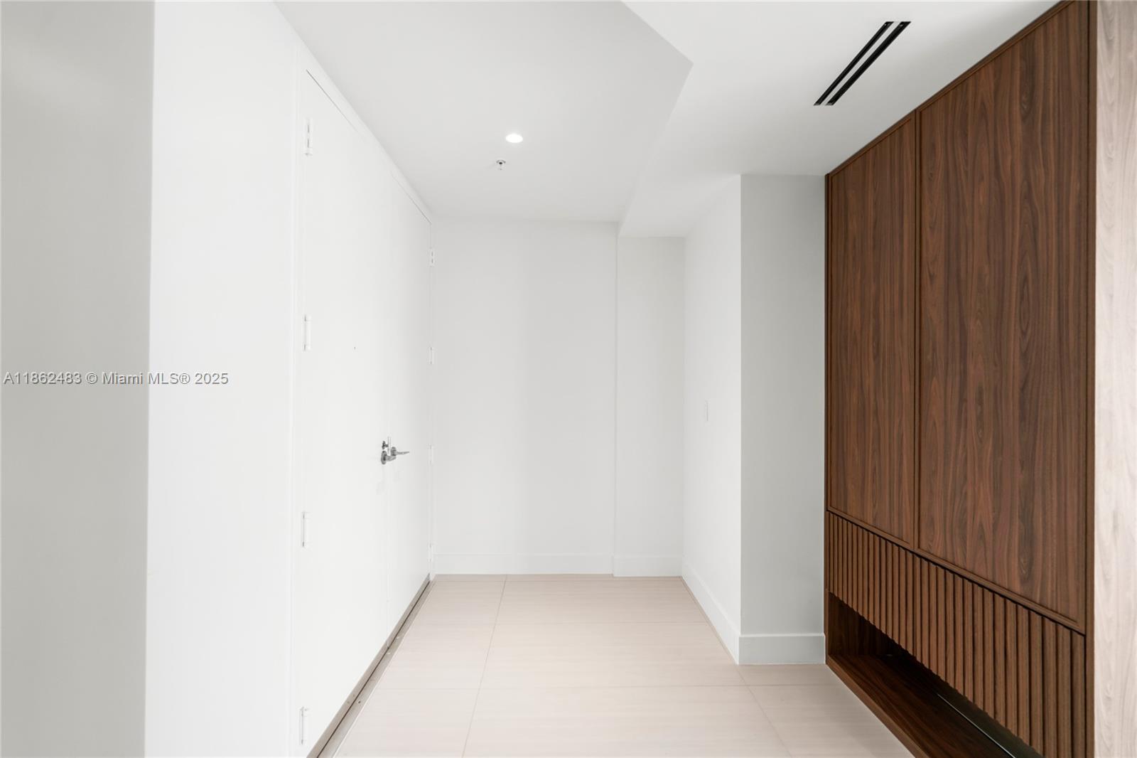 image Axis On Brickell50
