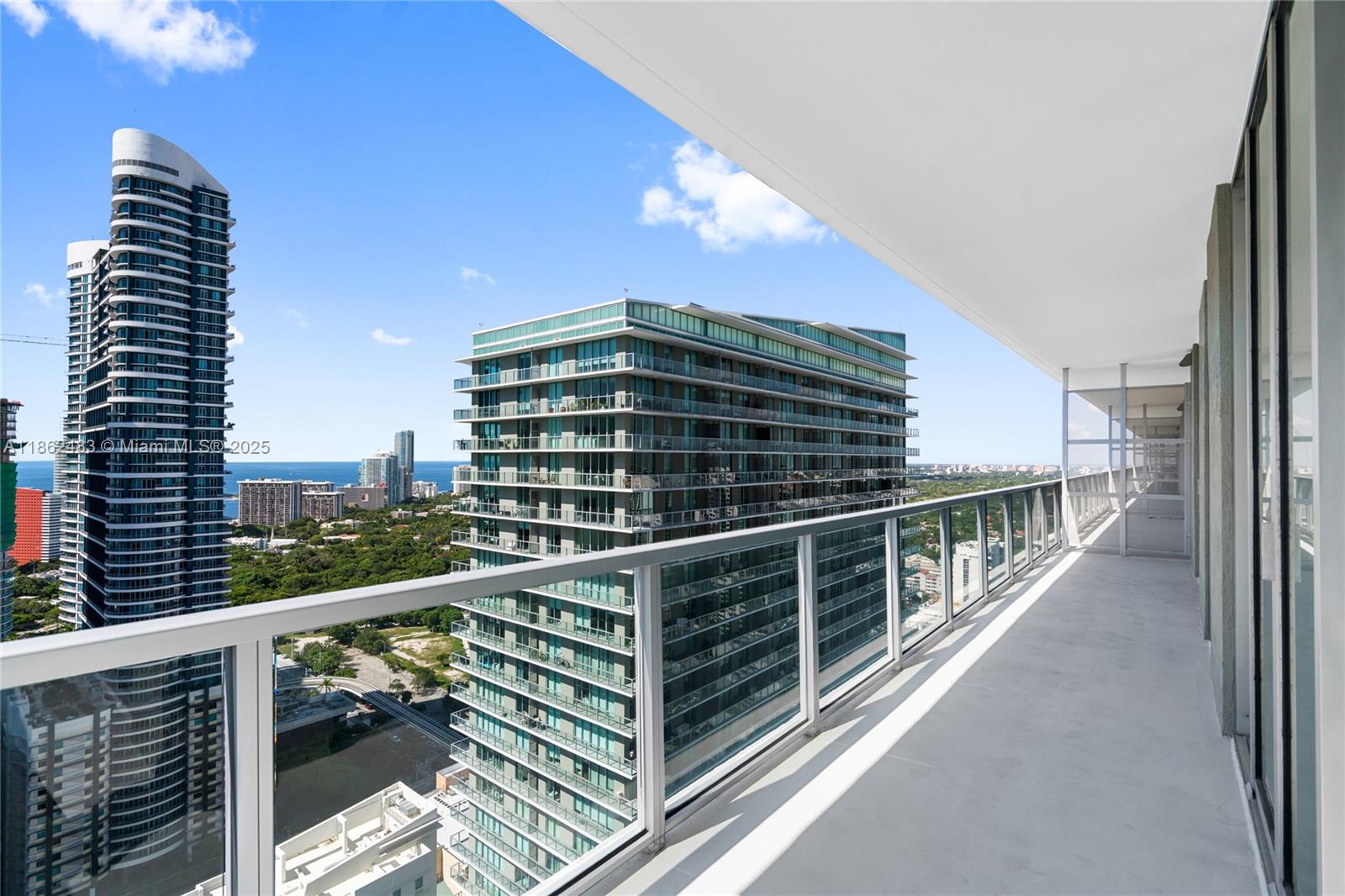 image Axis On Brickell69