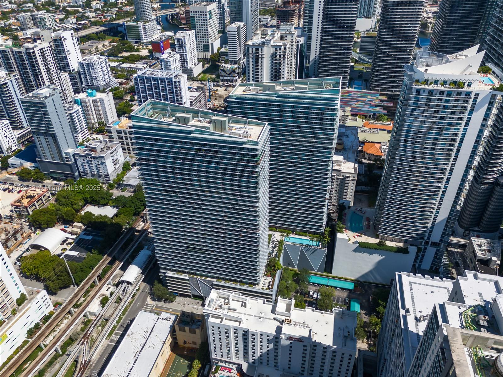 image Axis On Brickell73
