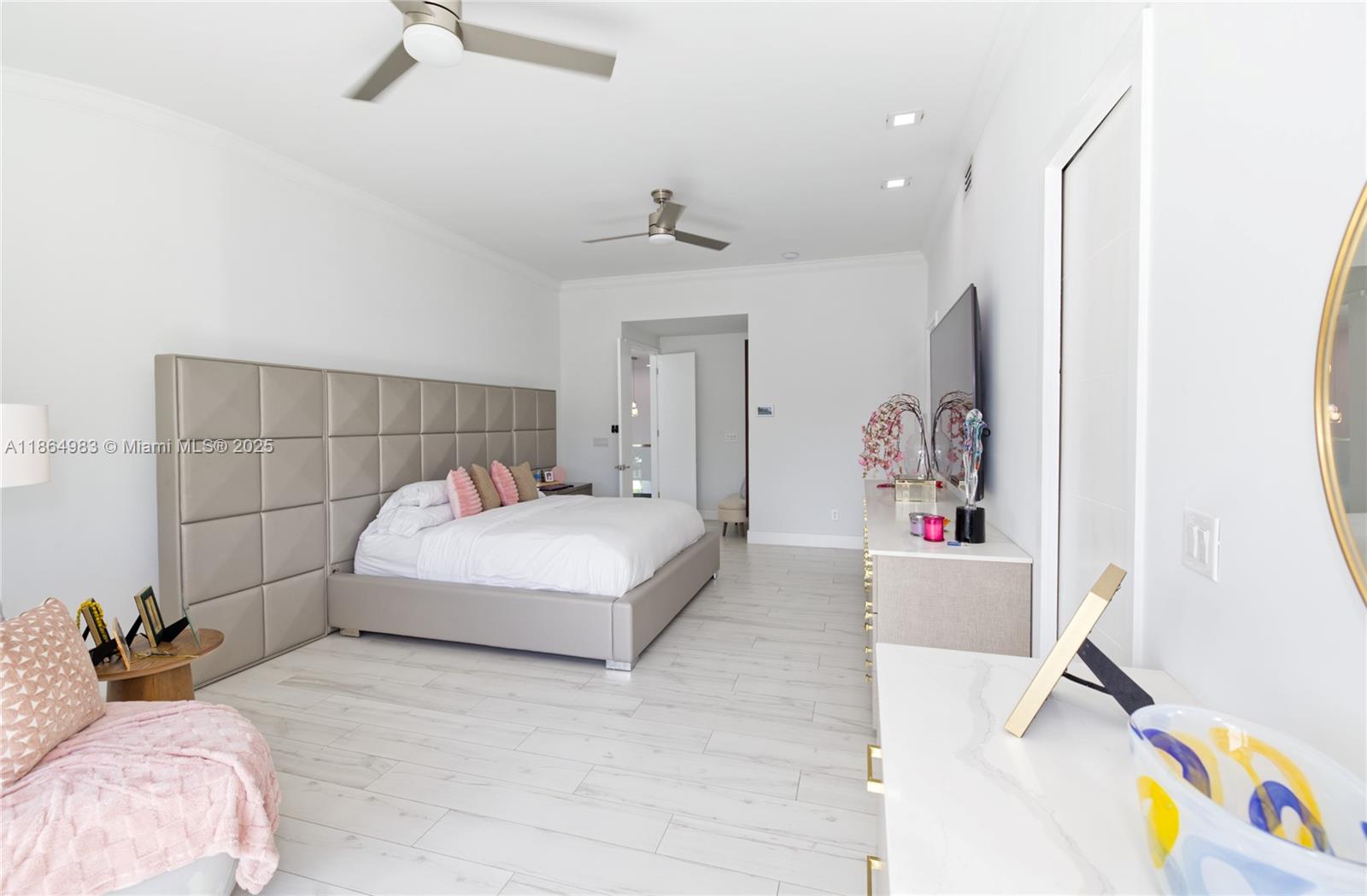 3368 NE 169th St North Miami Beach, FL 33160