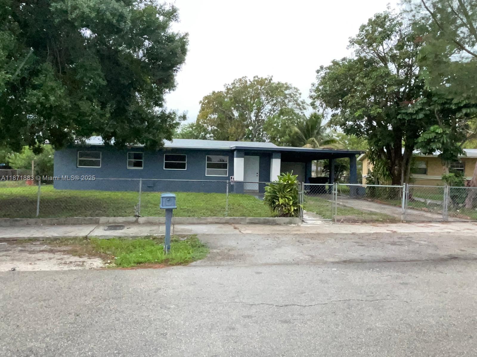 1604 NW 15th Ct