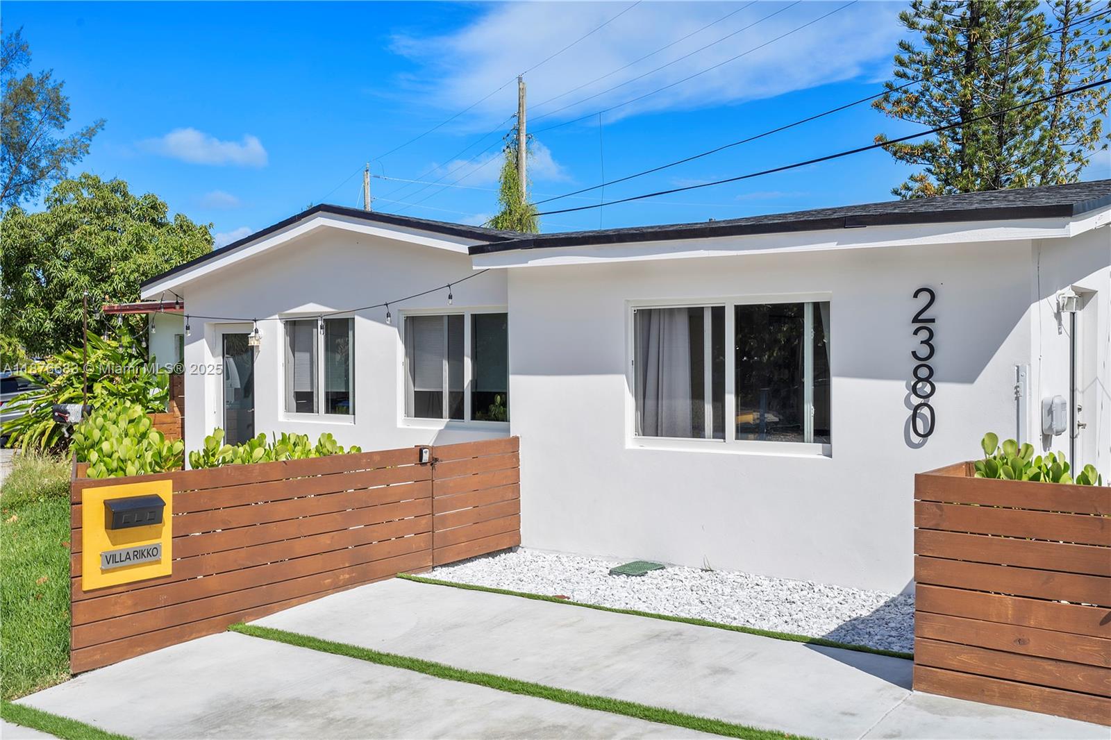 2380 NE 137th St #-