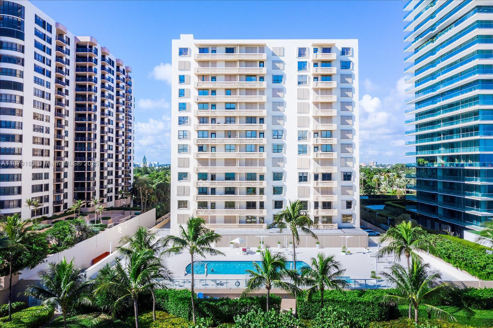 10185 Collins Ave #917