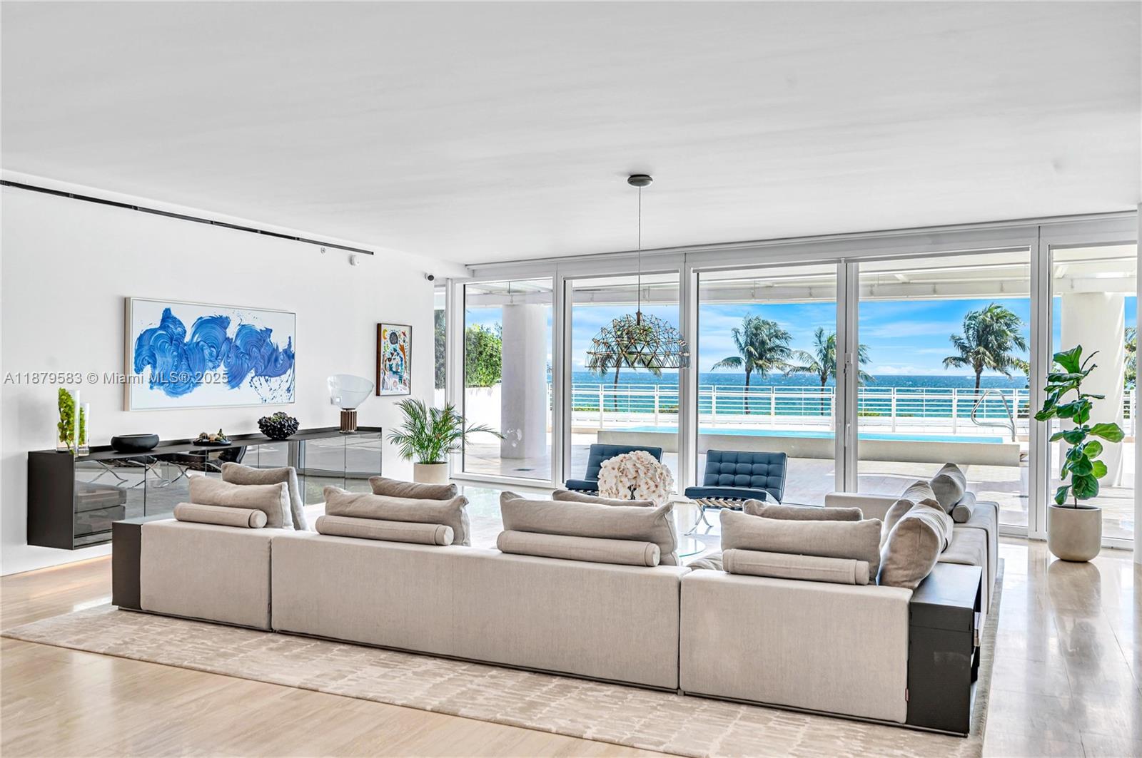 image The Surf Club11