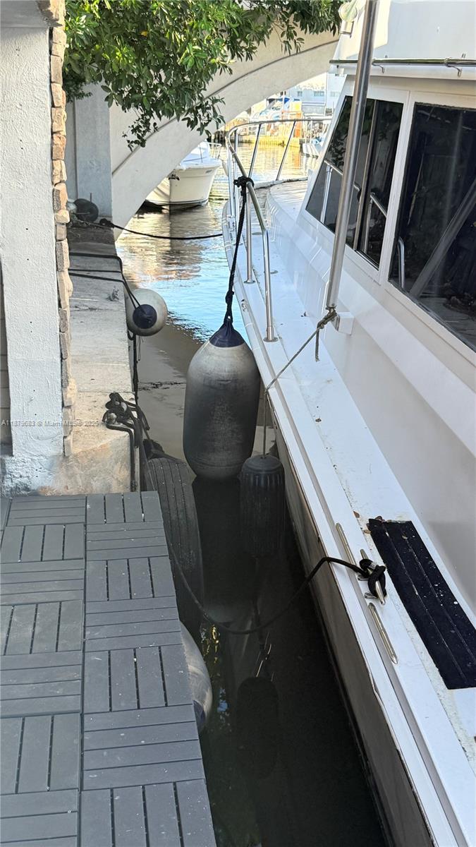 691 NW 7th St Rd Miami, FL 33136