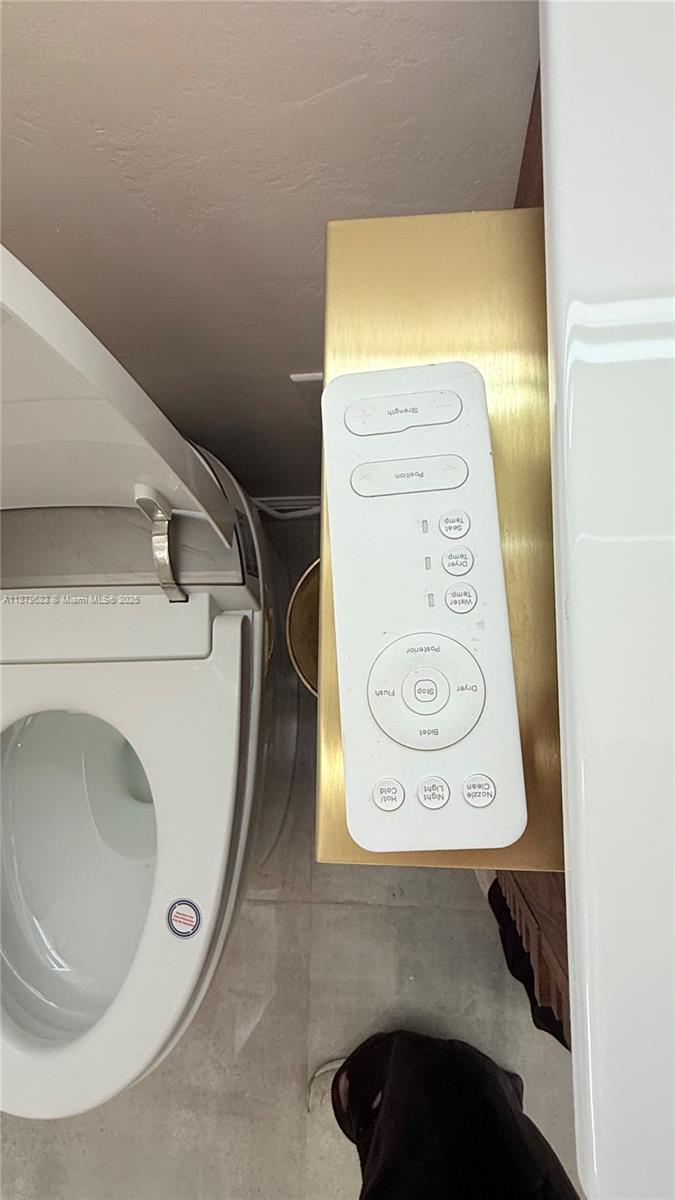 691 NW 7th St Rd Miami, FL 33136