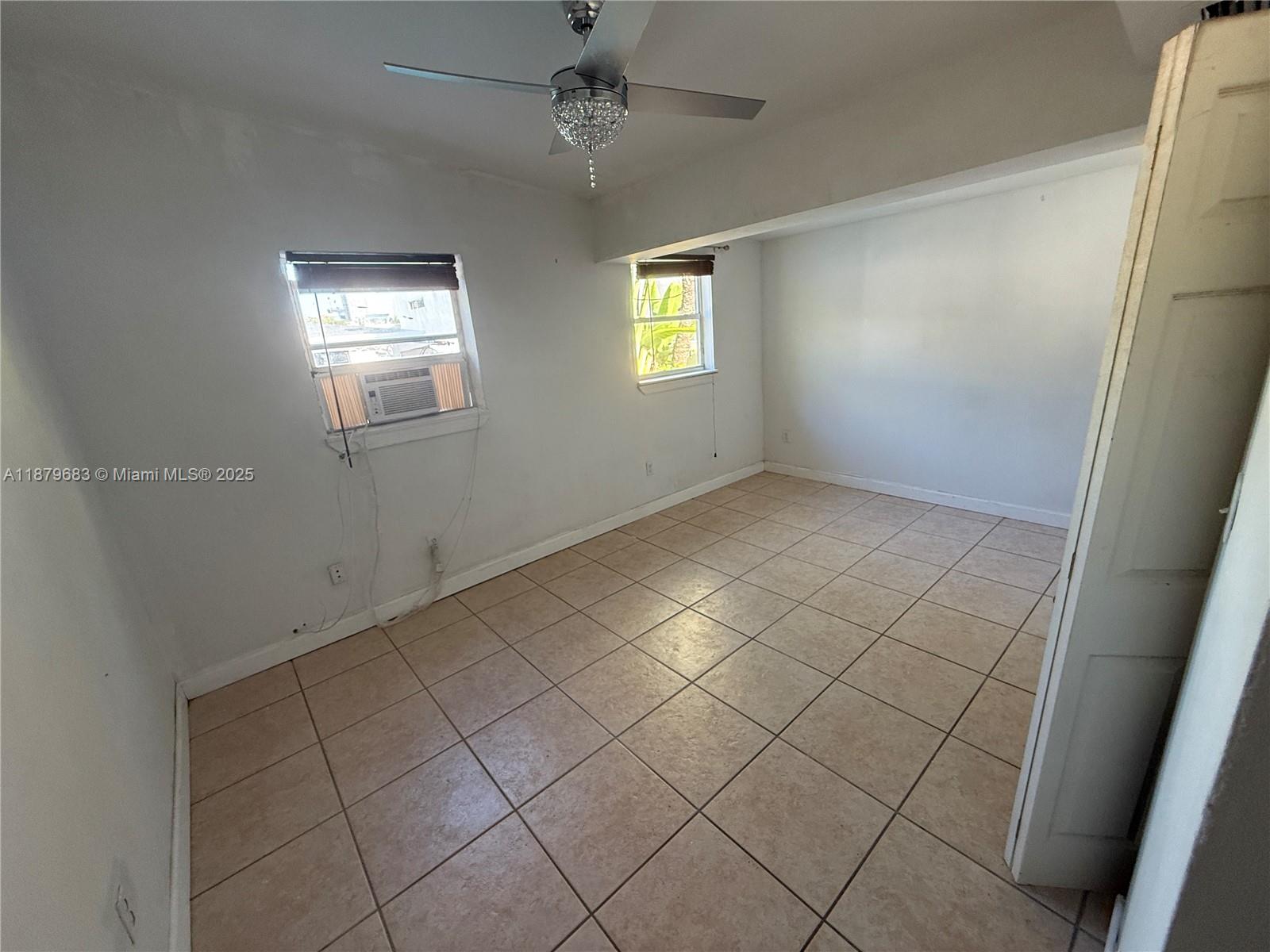 691 NW 7th St Rd Miami, FL 33136