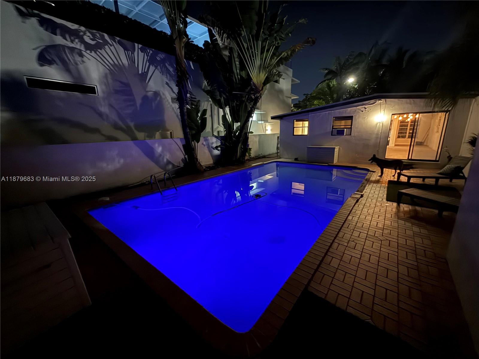 691 NW 7th St Rd Miami, FL 33136