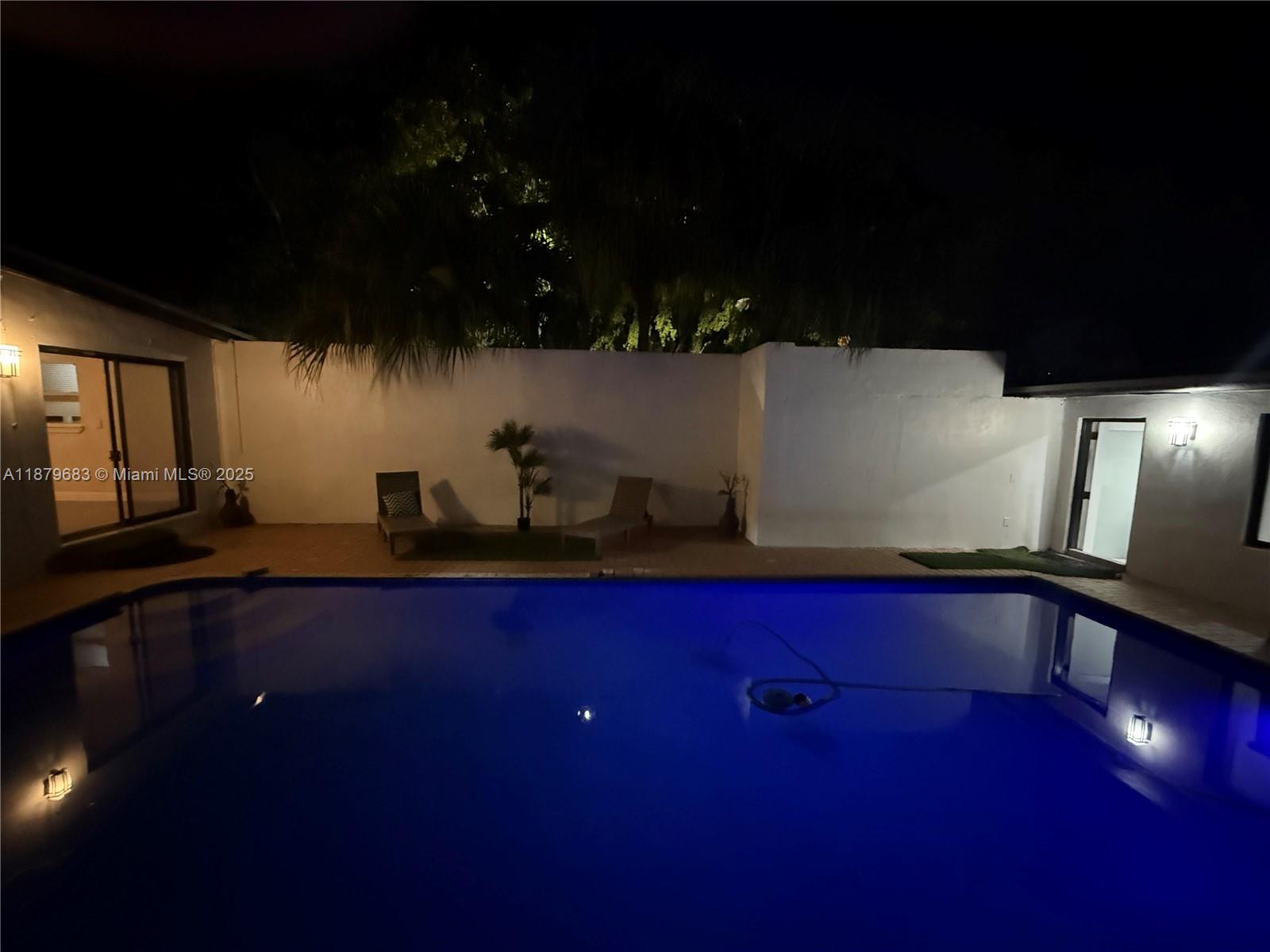 691 NW 7th St Rd Miami, FL 33136