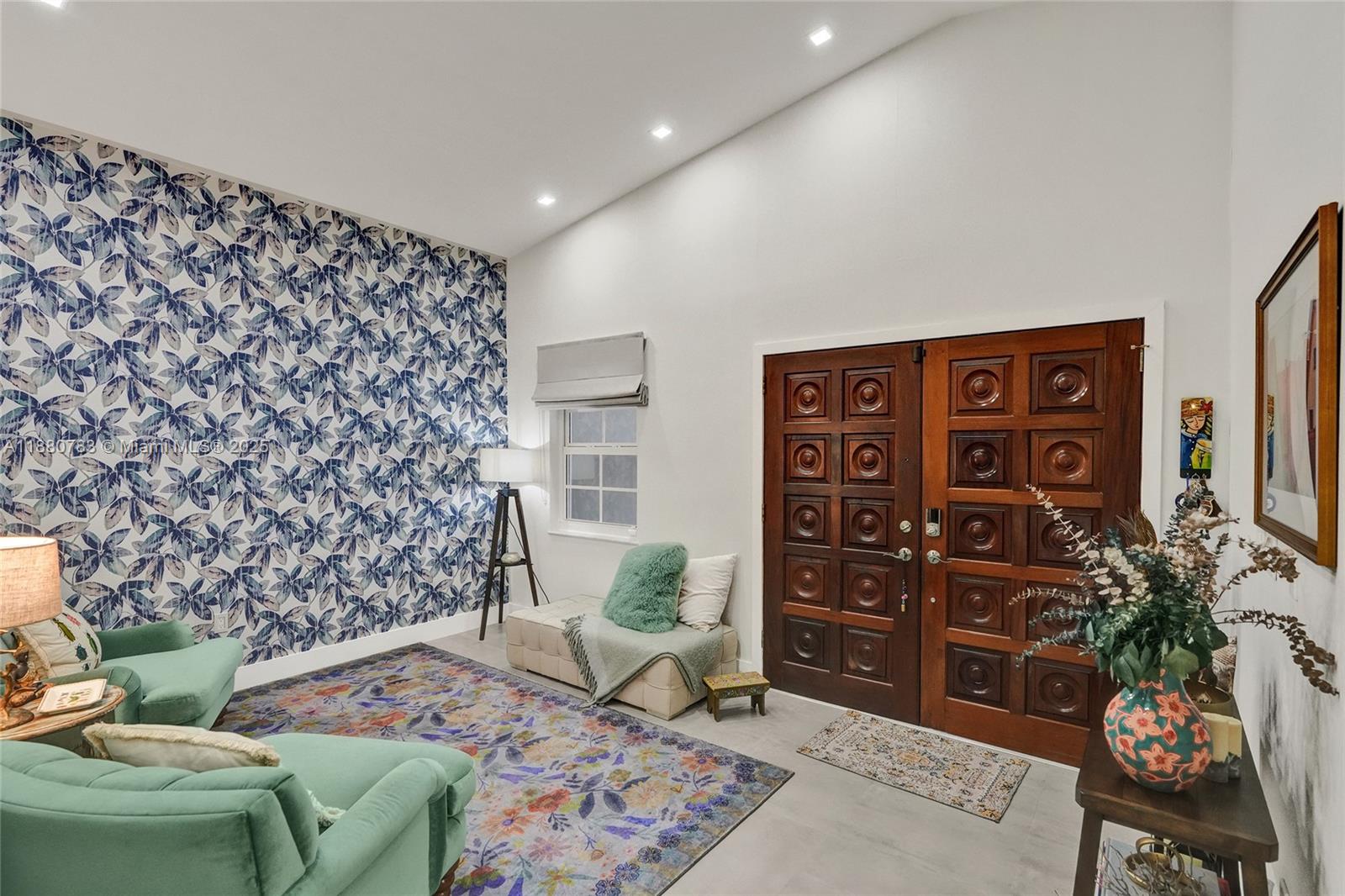 910 SW 23rd Rd Miami, FL 33129