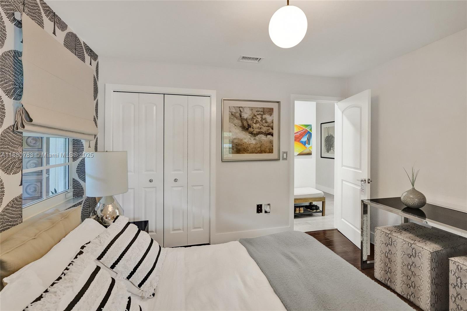 910 SW 23rd Rd Miami, FL 33129