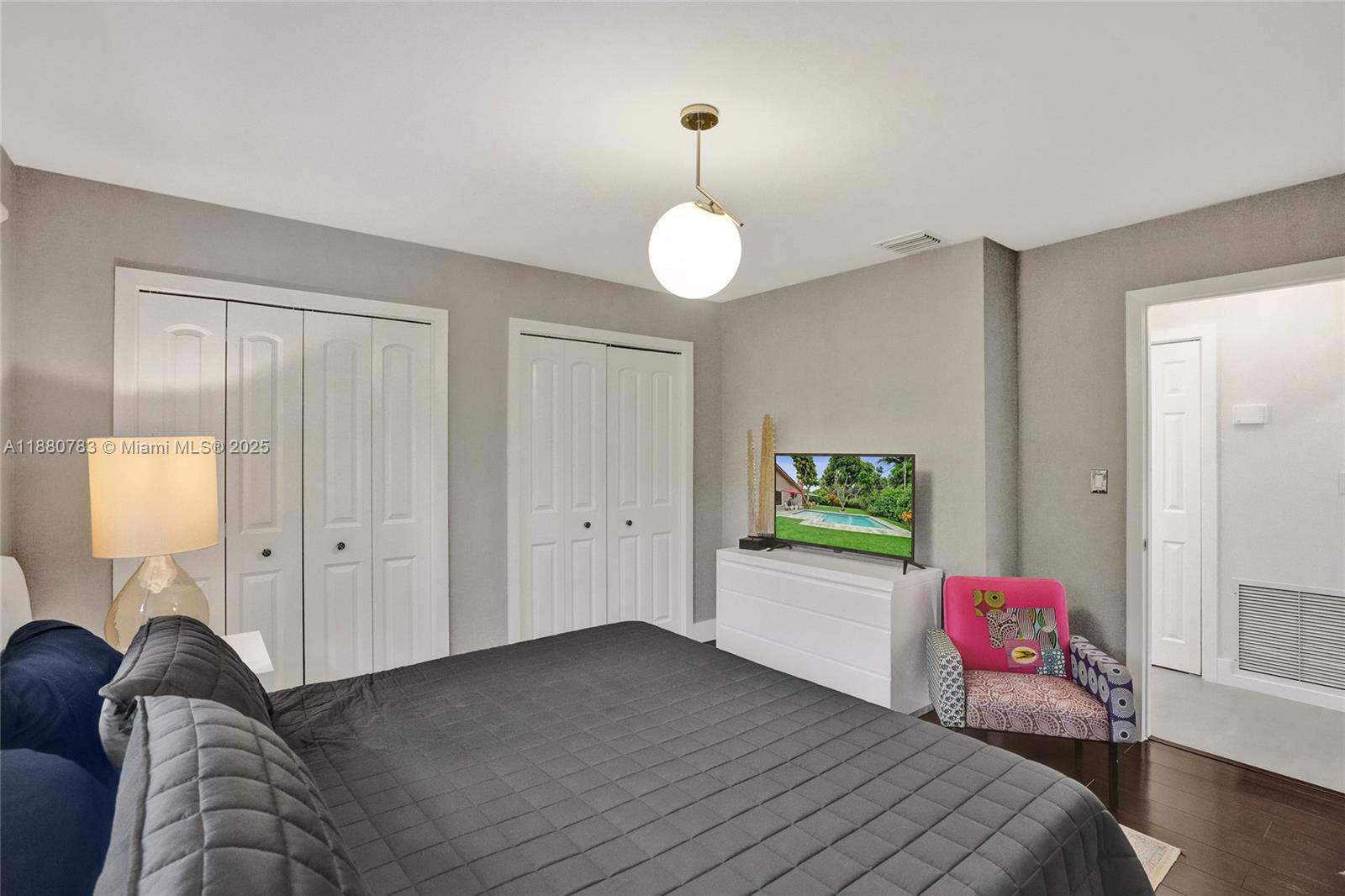 910 SW 23rd Rd Miami, FL 33129