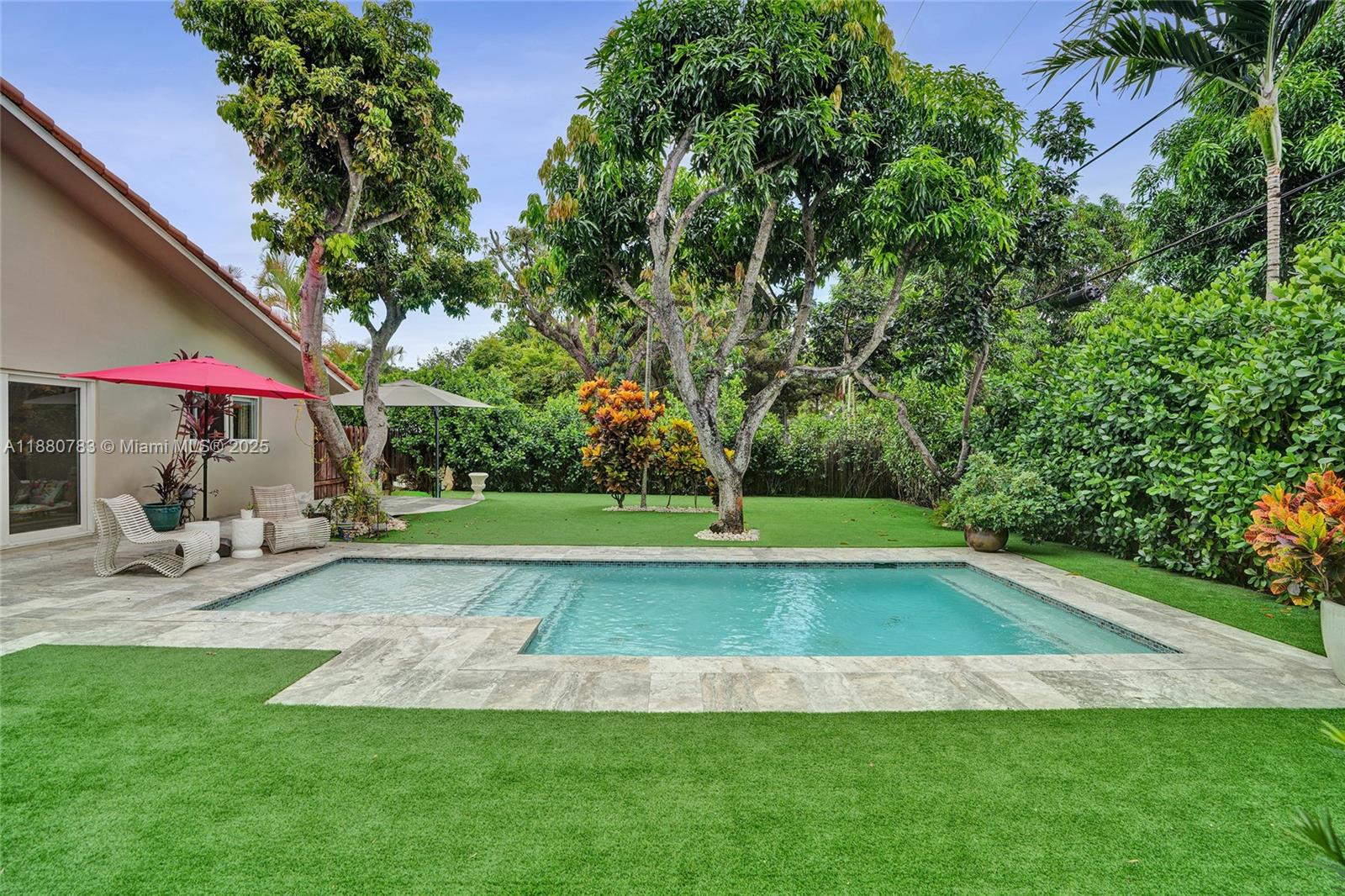 910 SW 23rd Rd Miami, FL 33129