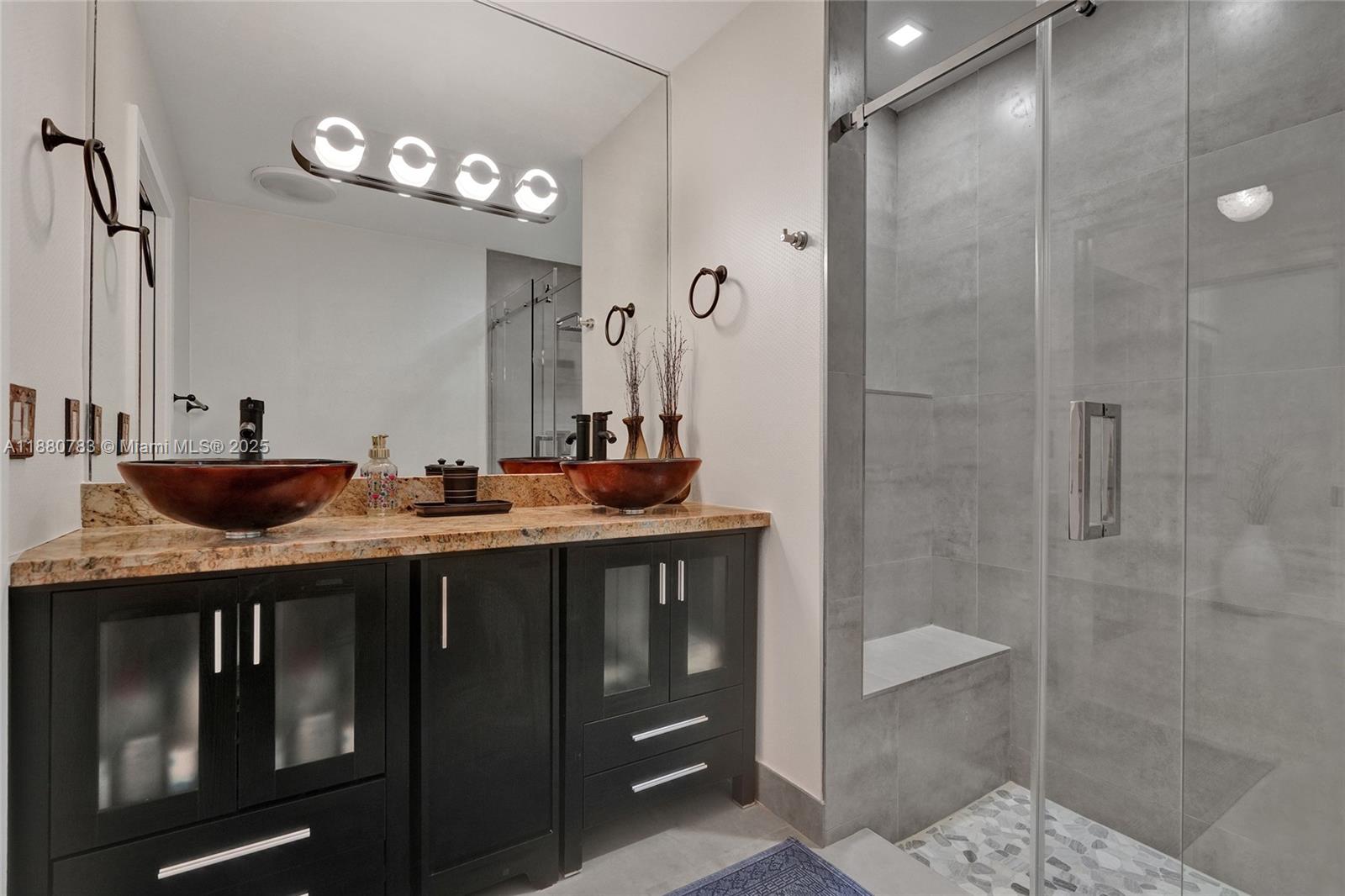 910 SW 23rd Rd Miami, FL 33129