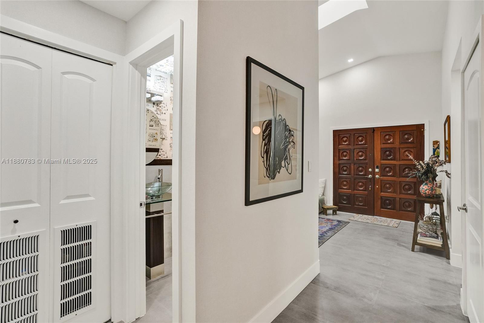 910 SW 23rd Rd Miami, FL 33129