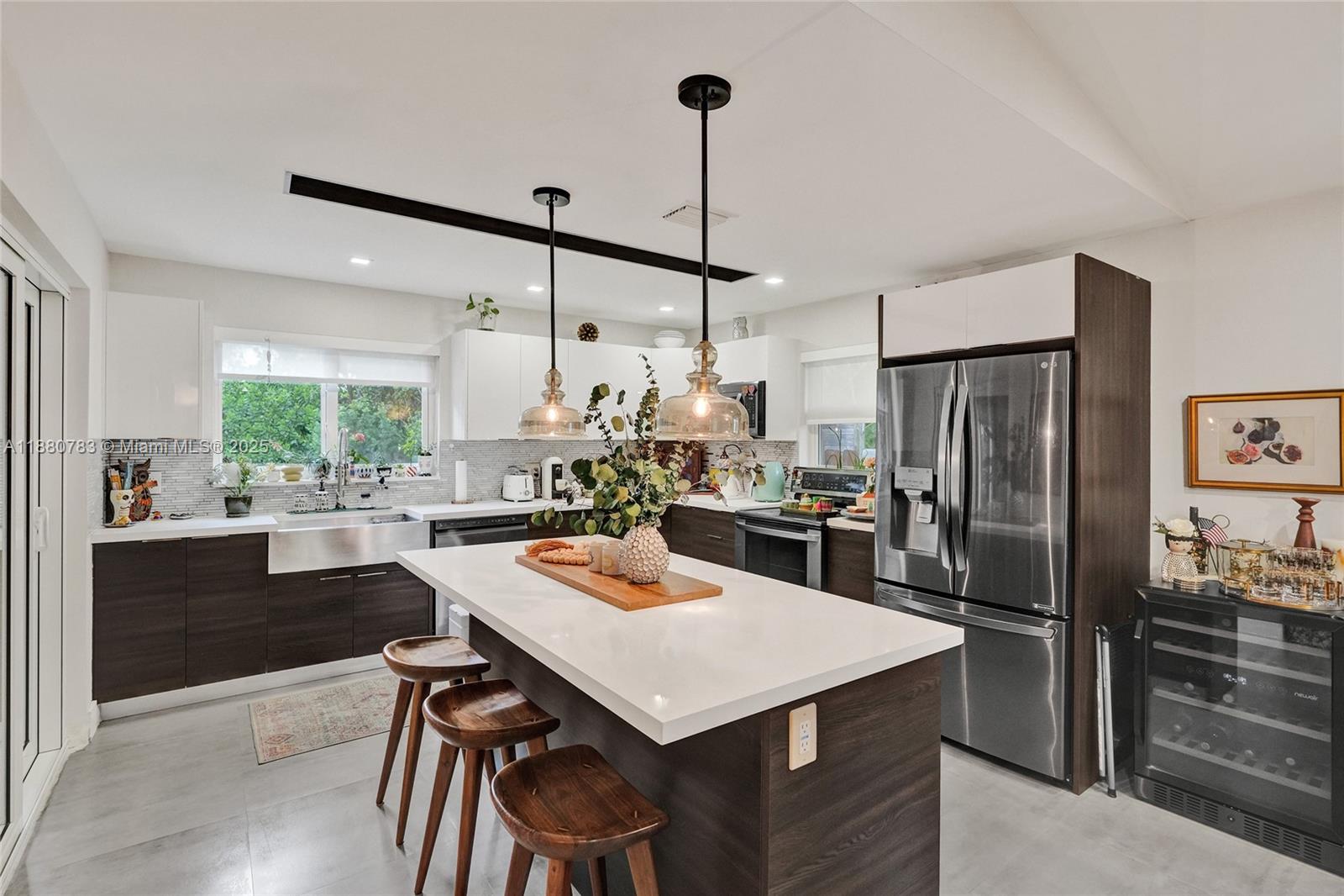 910 SW 23rd Rd Miami, FL 33129