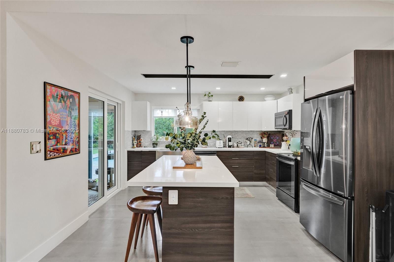 910 SW 23rd Rd Miami, FL 33129