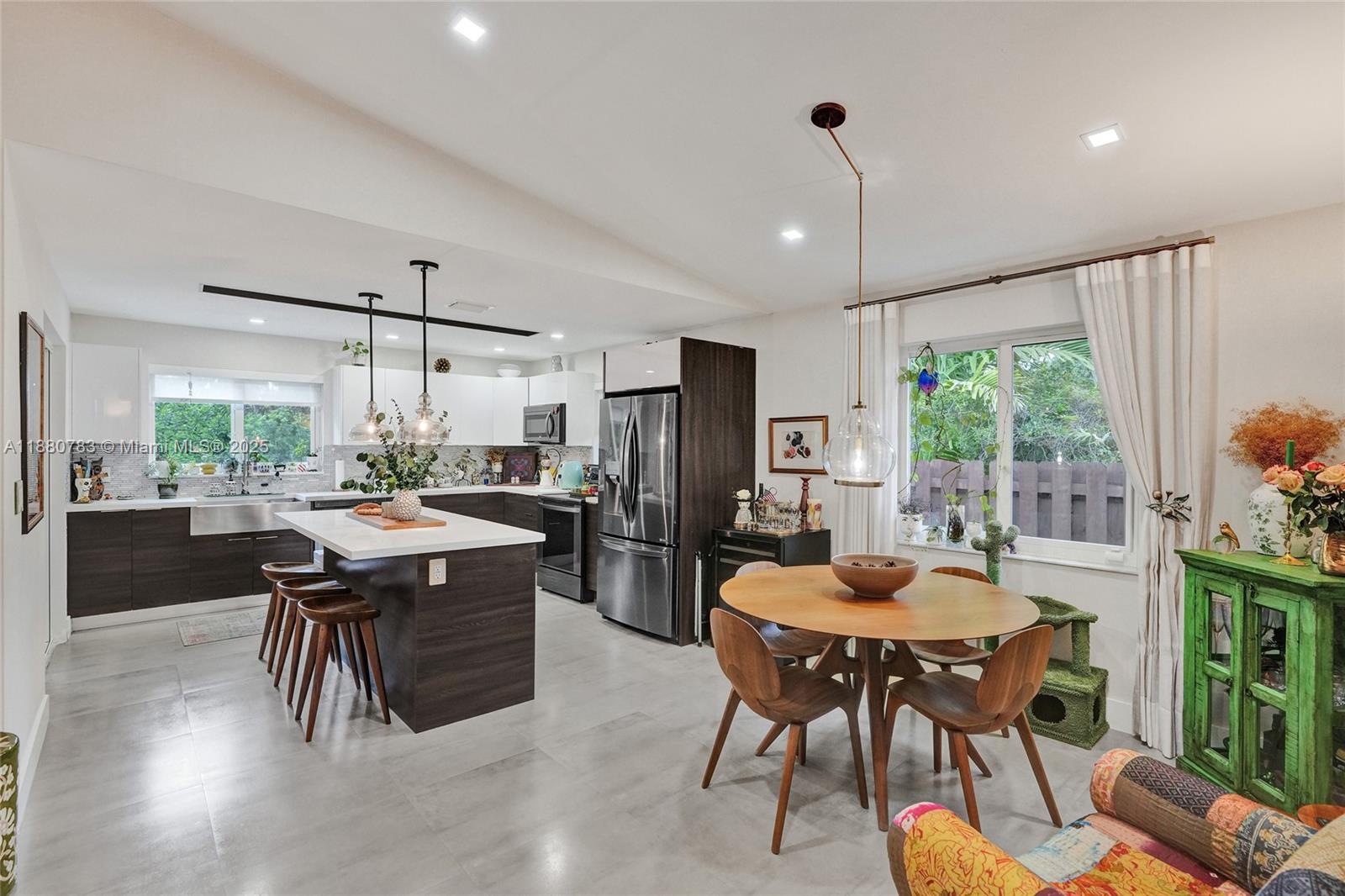 910 SW 23rd Rd Miami, FL 33129