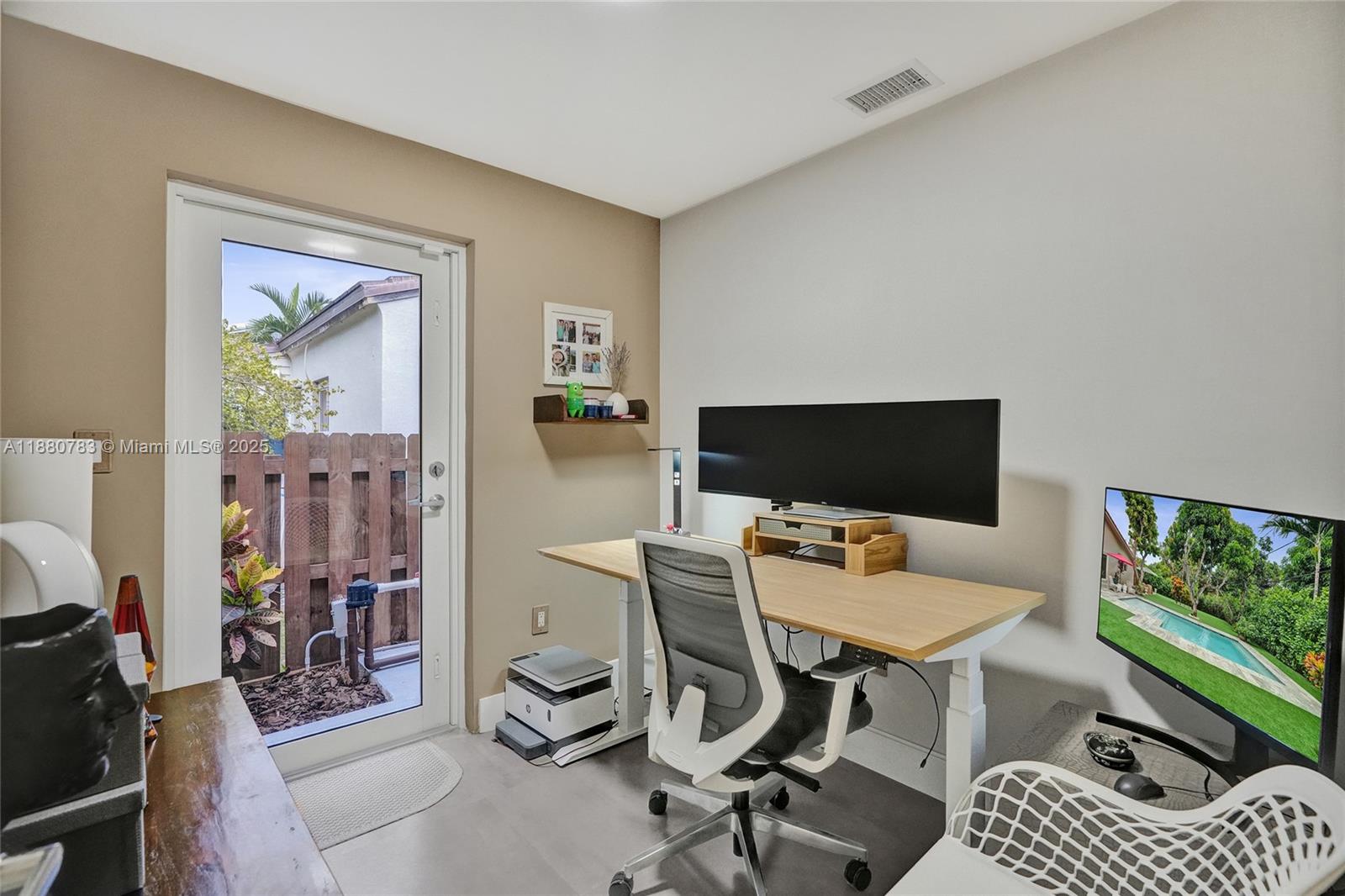 910 SW 23rd Rd Miami, FL 33129