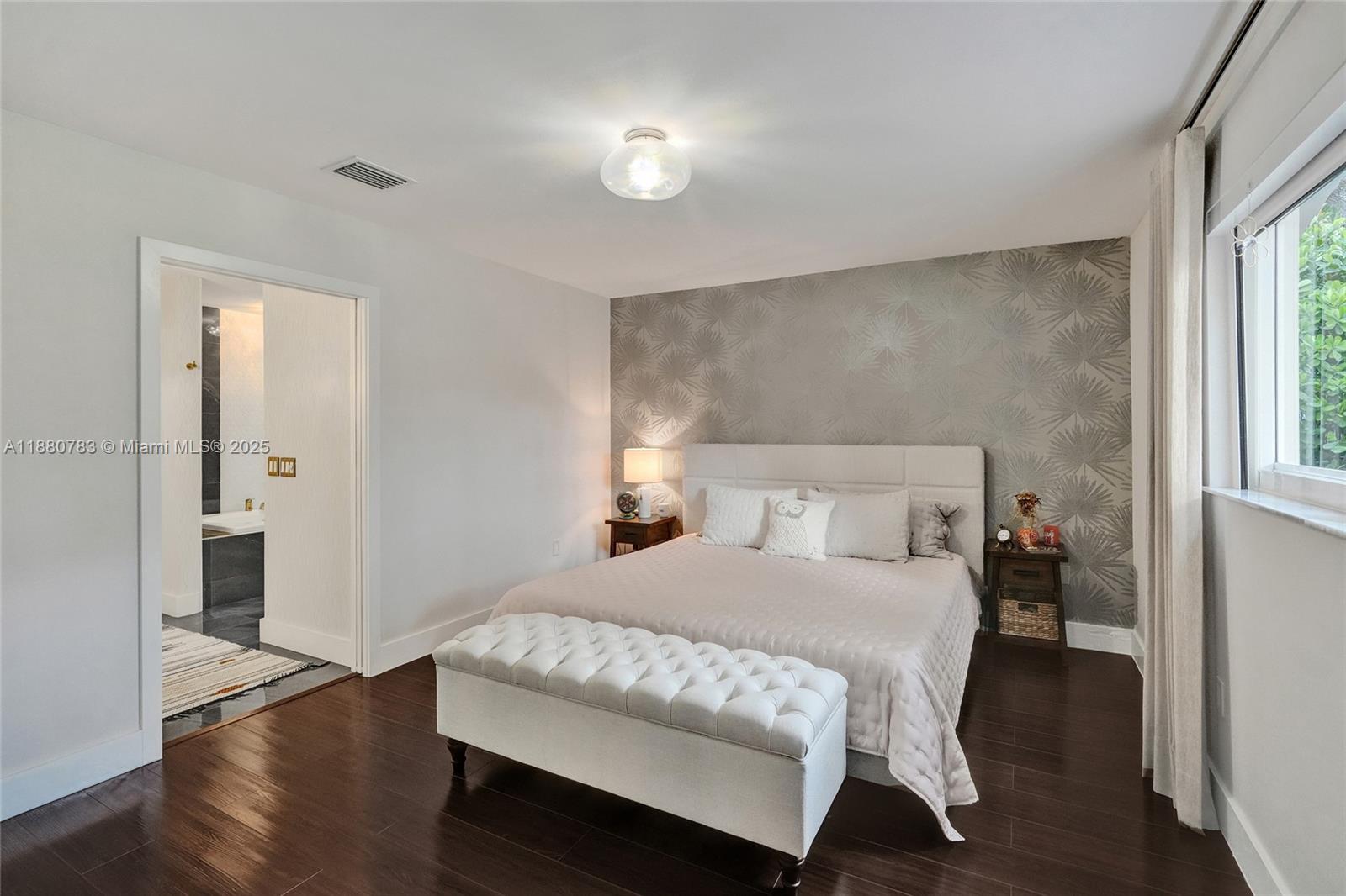 910 SW 23rd Rd Miami, FL 33129