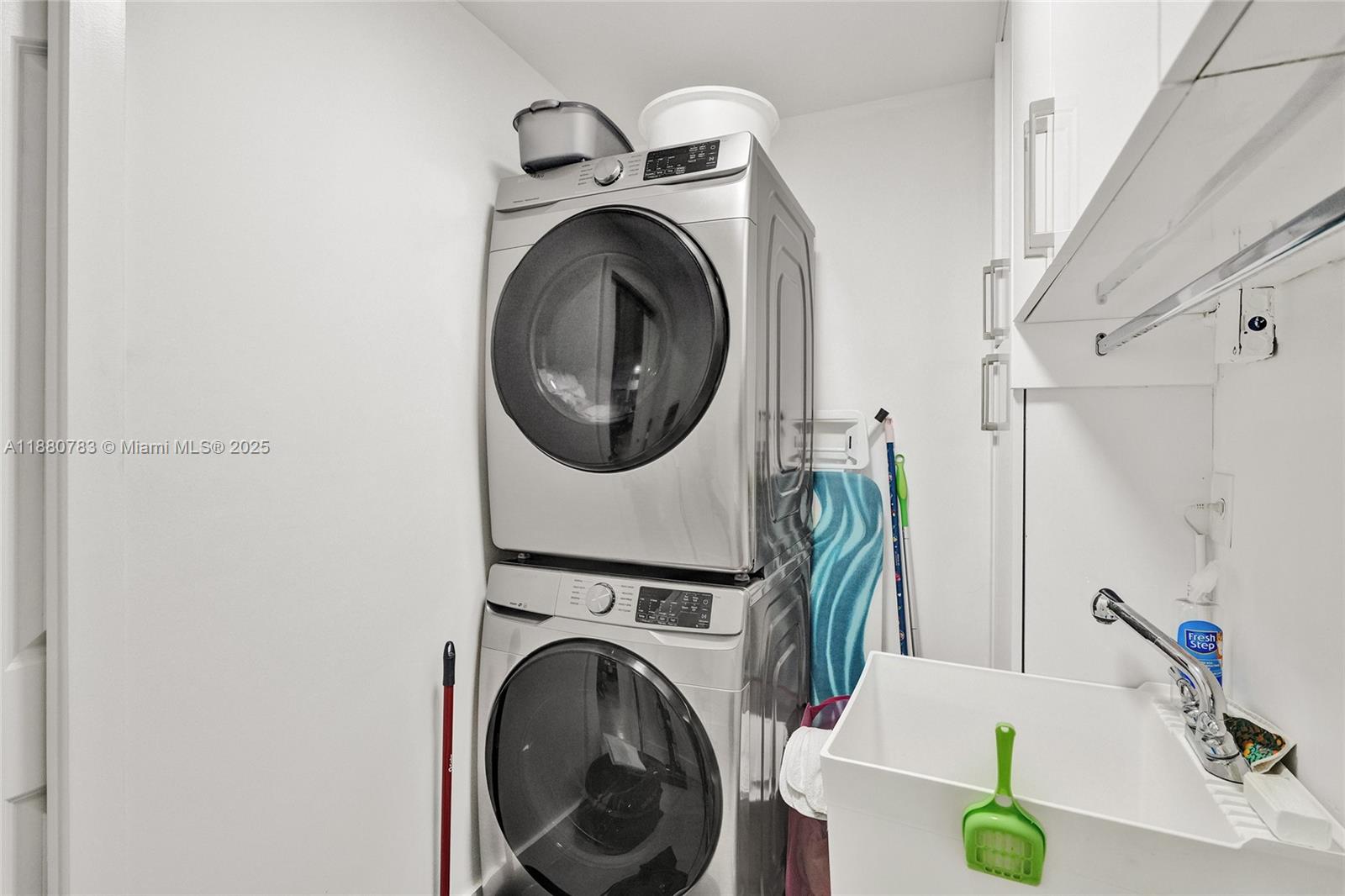 910 SW 23rd Rd Miami, FL 33129