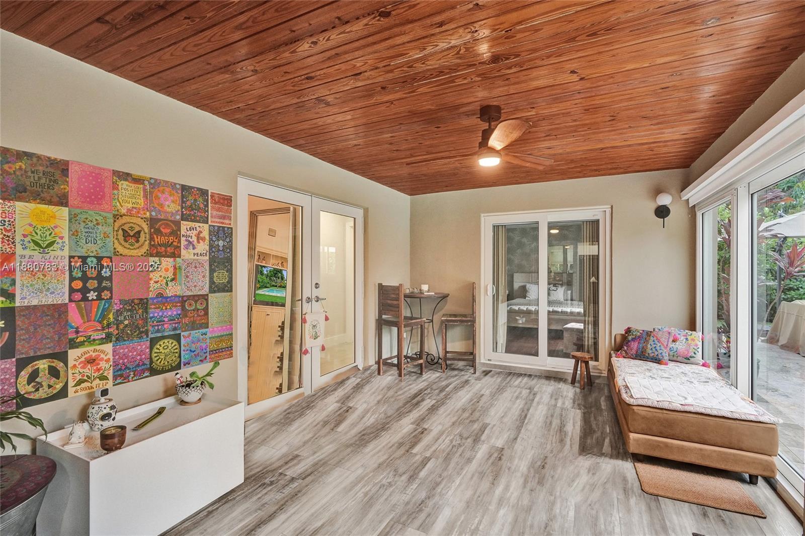 910 SW 23rd Rd Miami, FL 33129