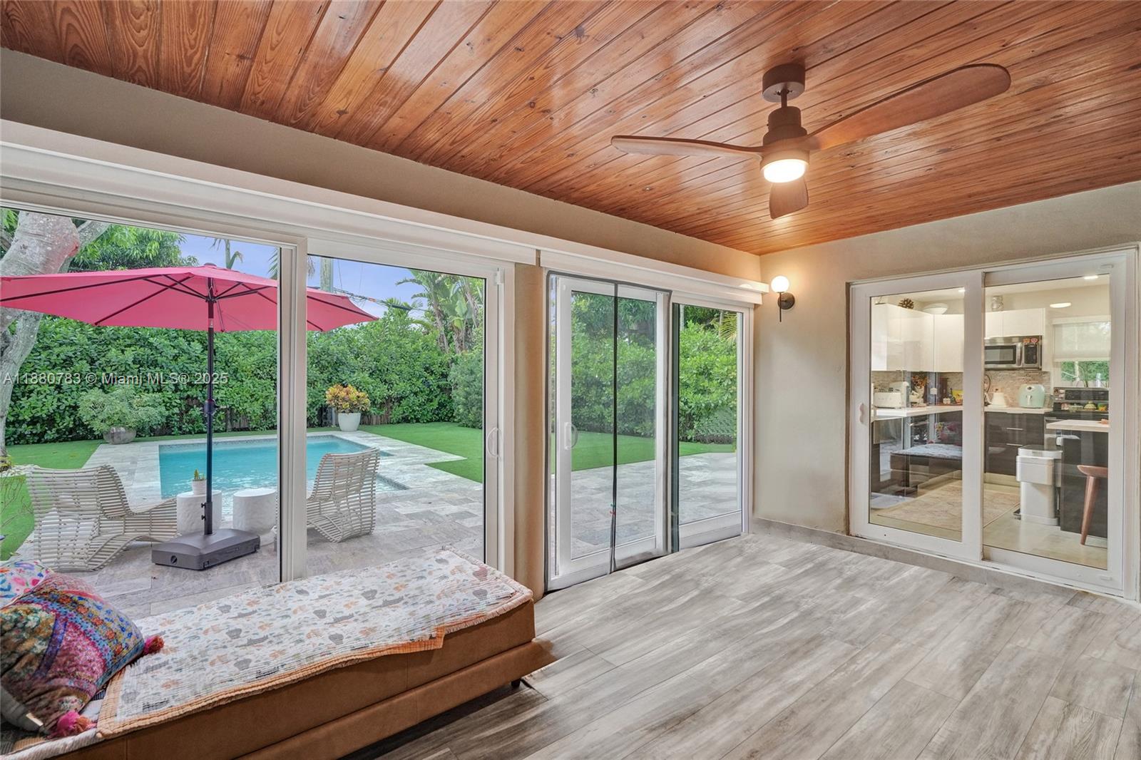 910 SW 23rd Rd Miami, FL 33129