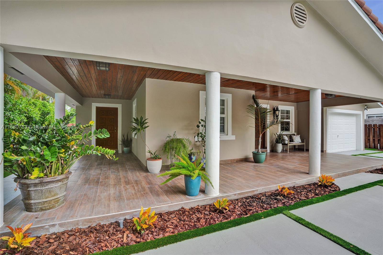 910 SW 23rd Rd Miami, FL 33129