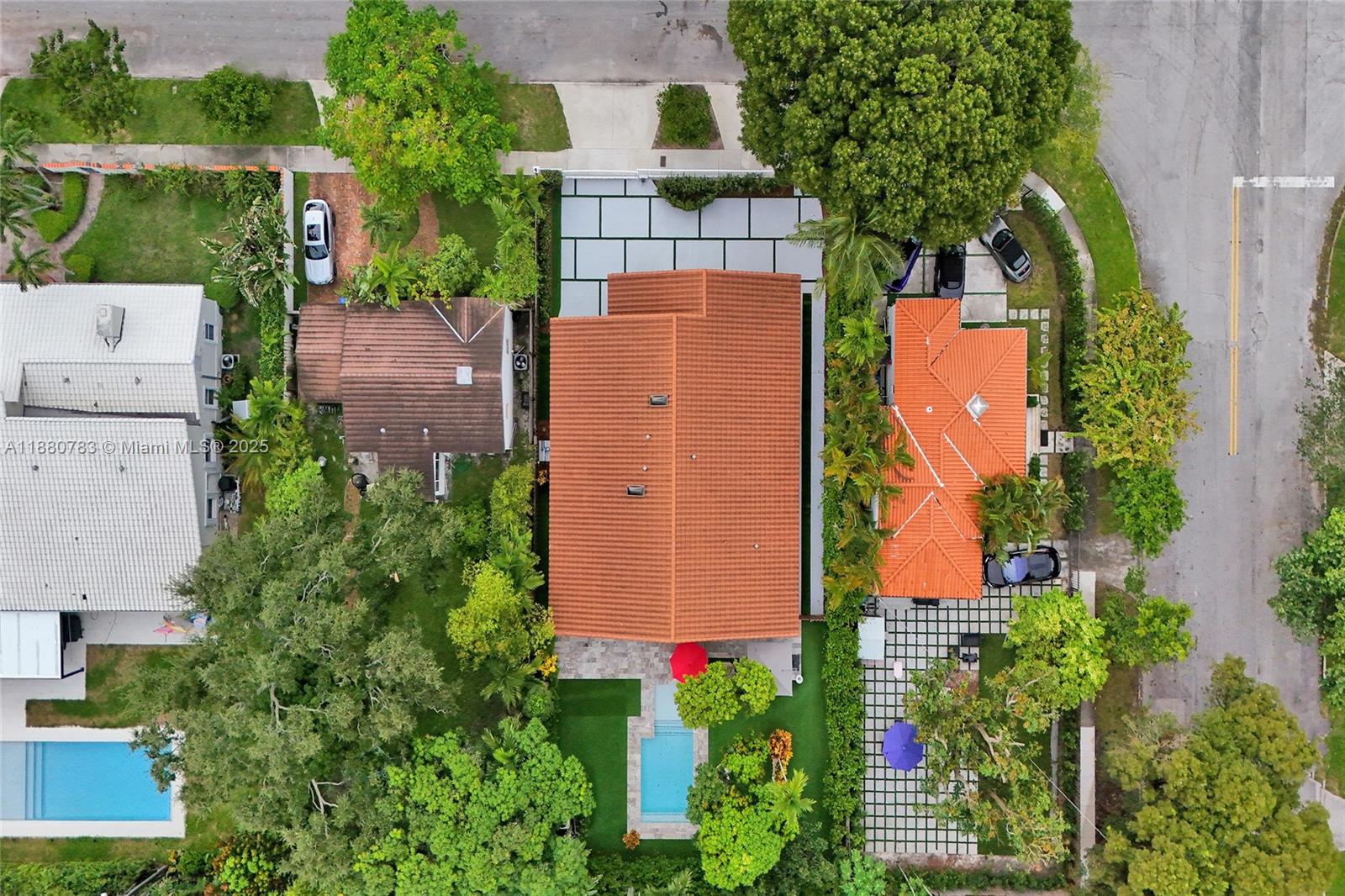 910 SW 23rd Rd Miami, FL 33129