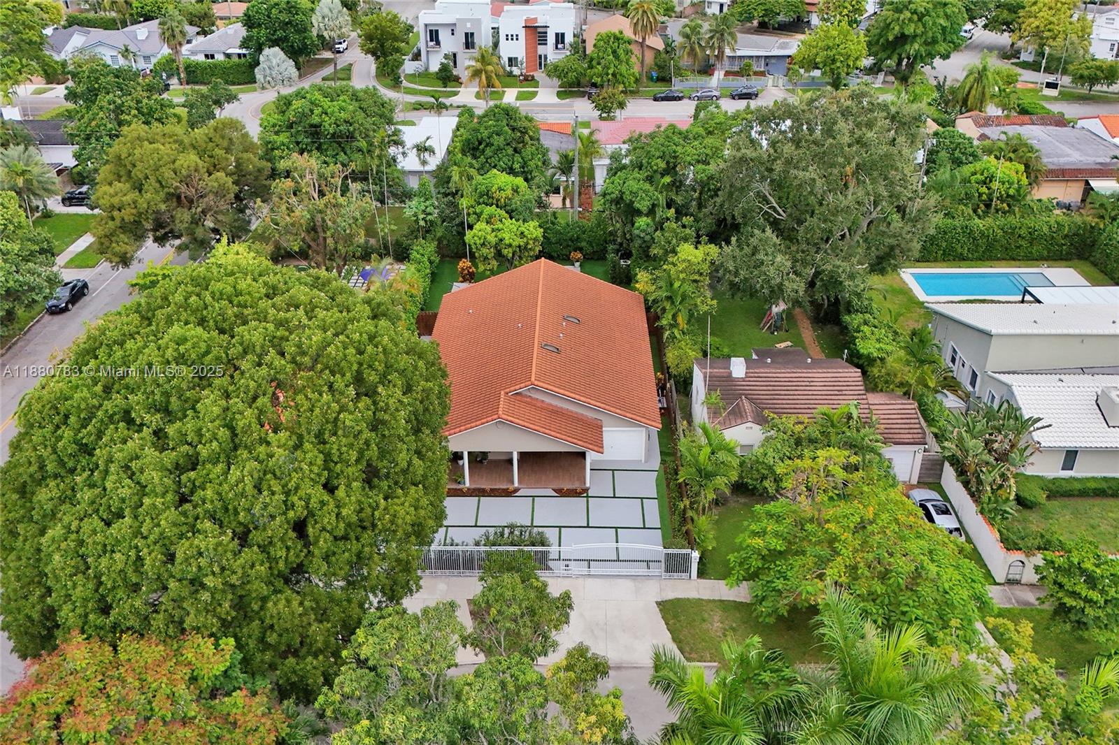 910 SW 23rd Rd Miami, FL 33129