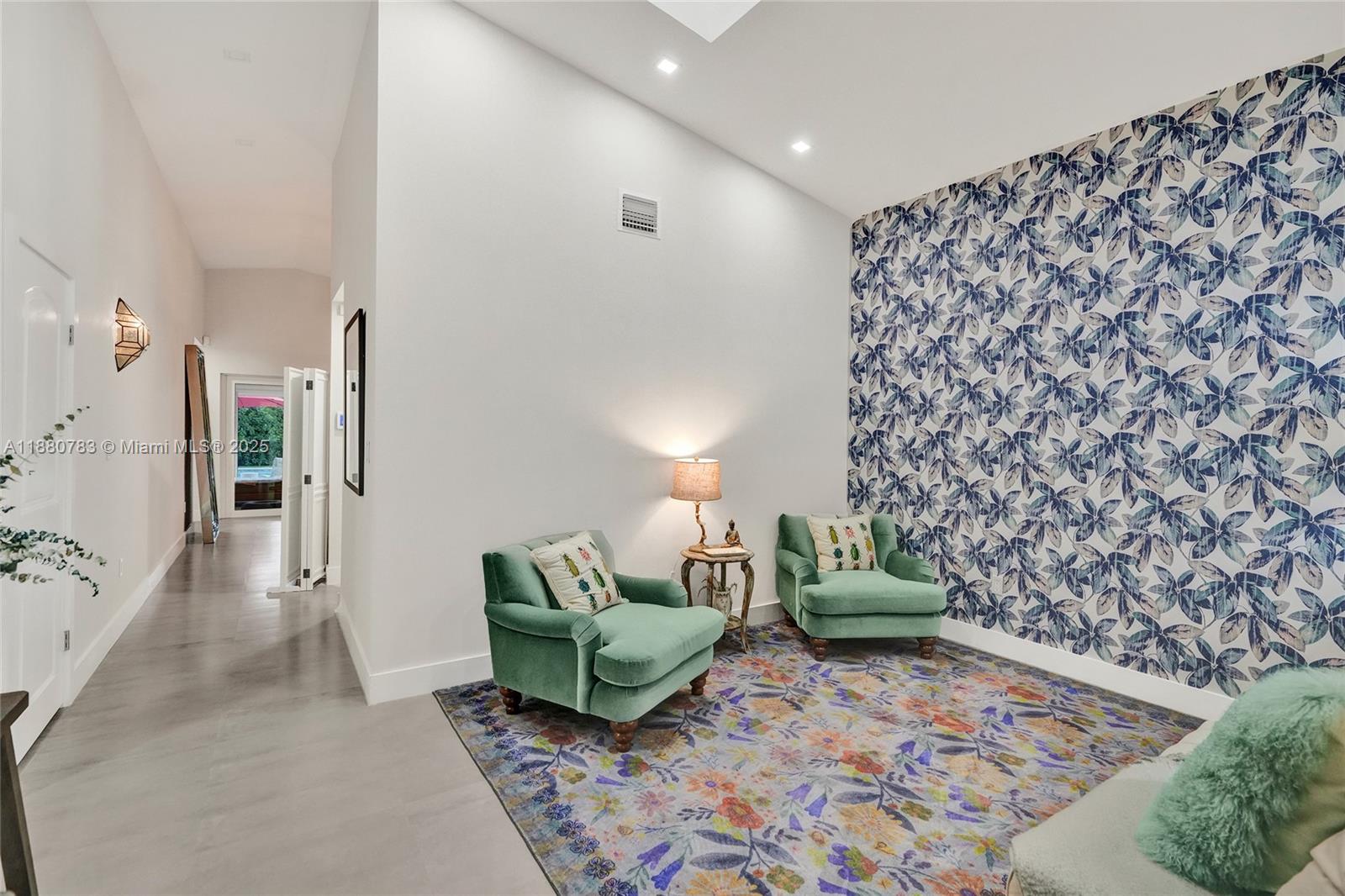 910 SW 23rd Rd Miami, FL 33129