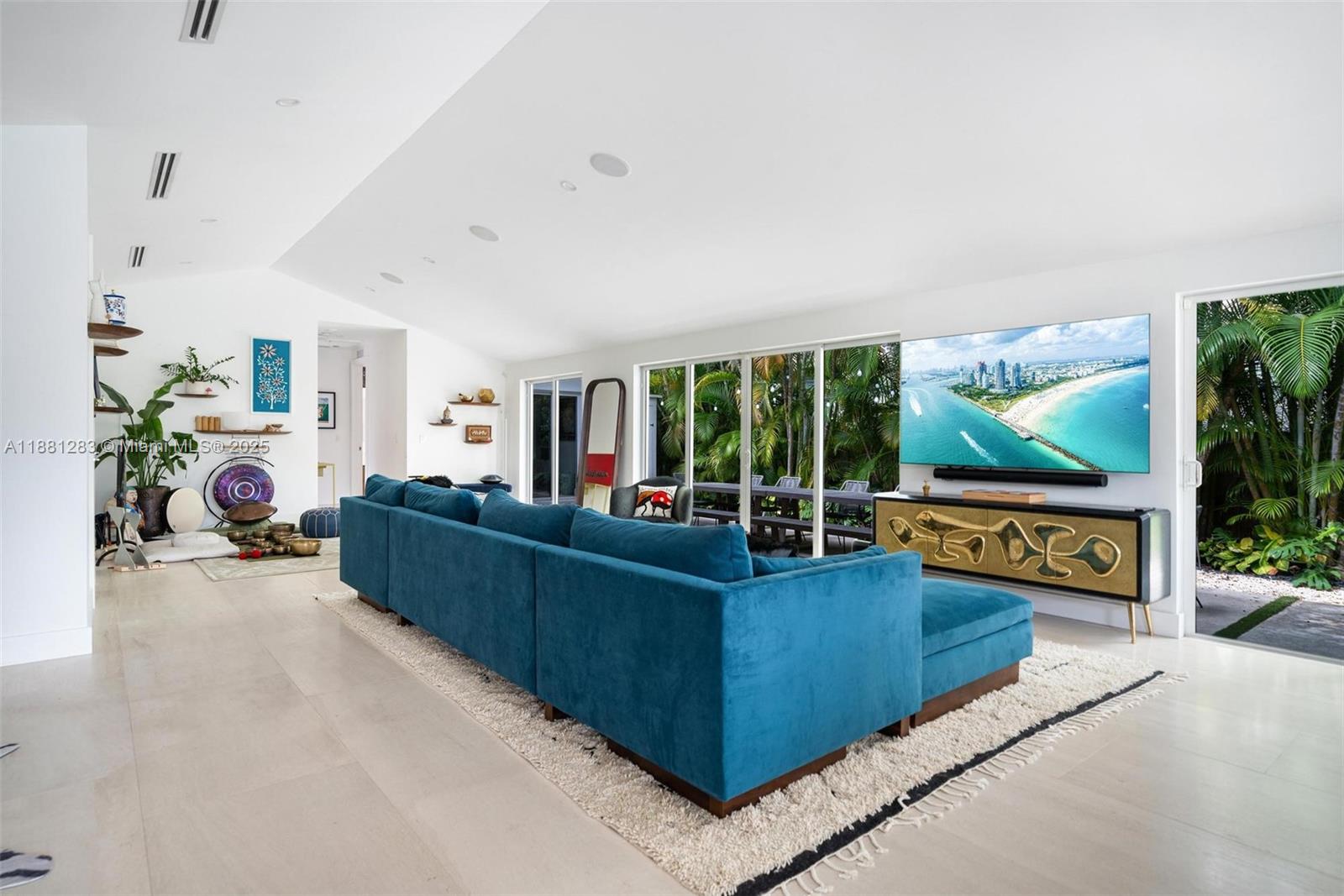 520 E Dilido Dr Miami Beach, FL 33139