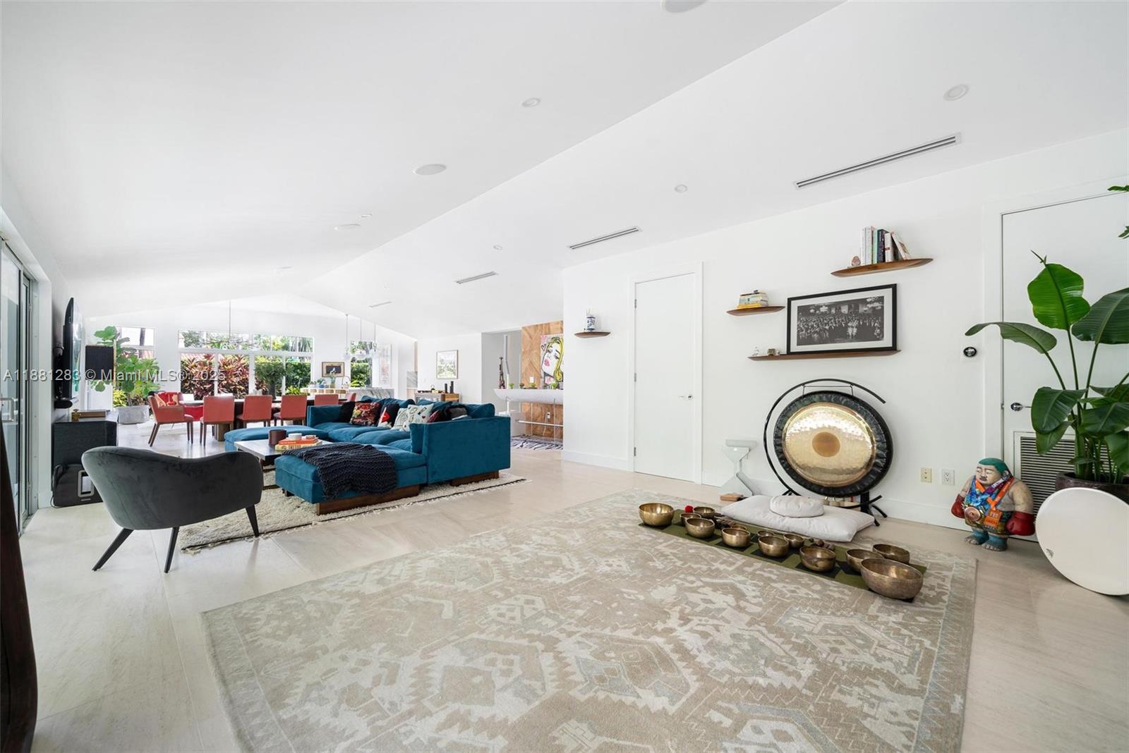 520 E Dilido Dr Miami Beach, FL 33139