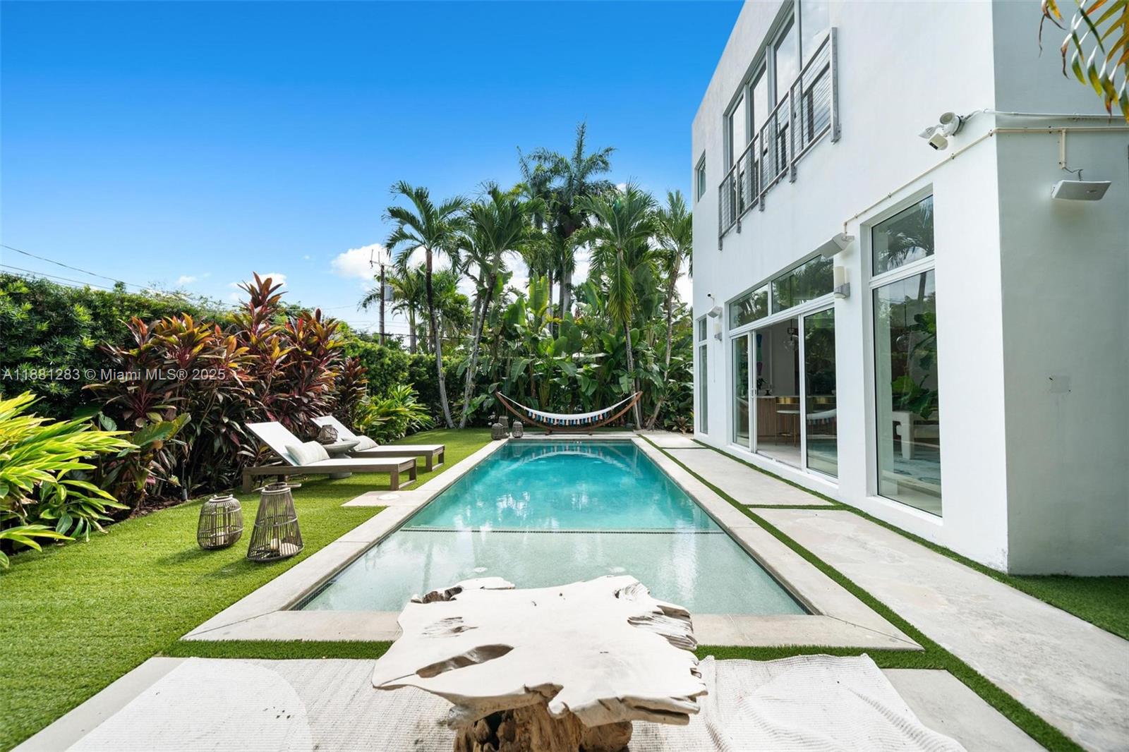 520 E Dilido Dr Miami Beach, FL 33139