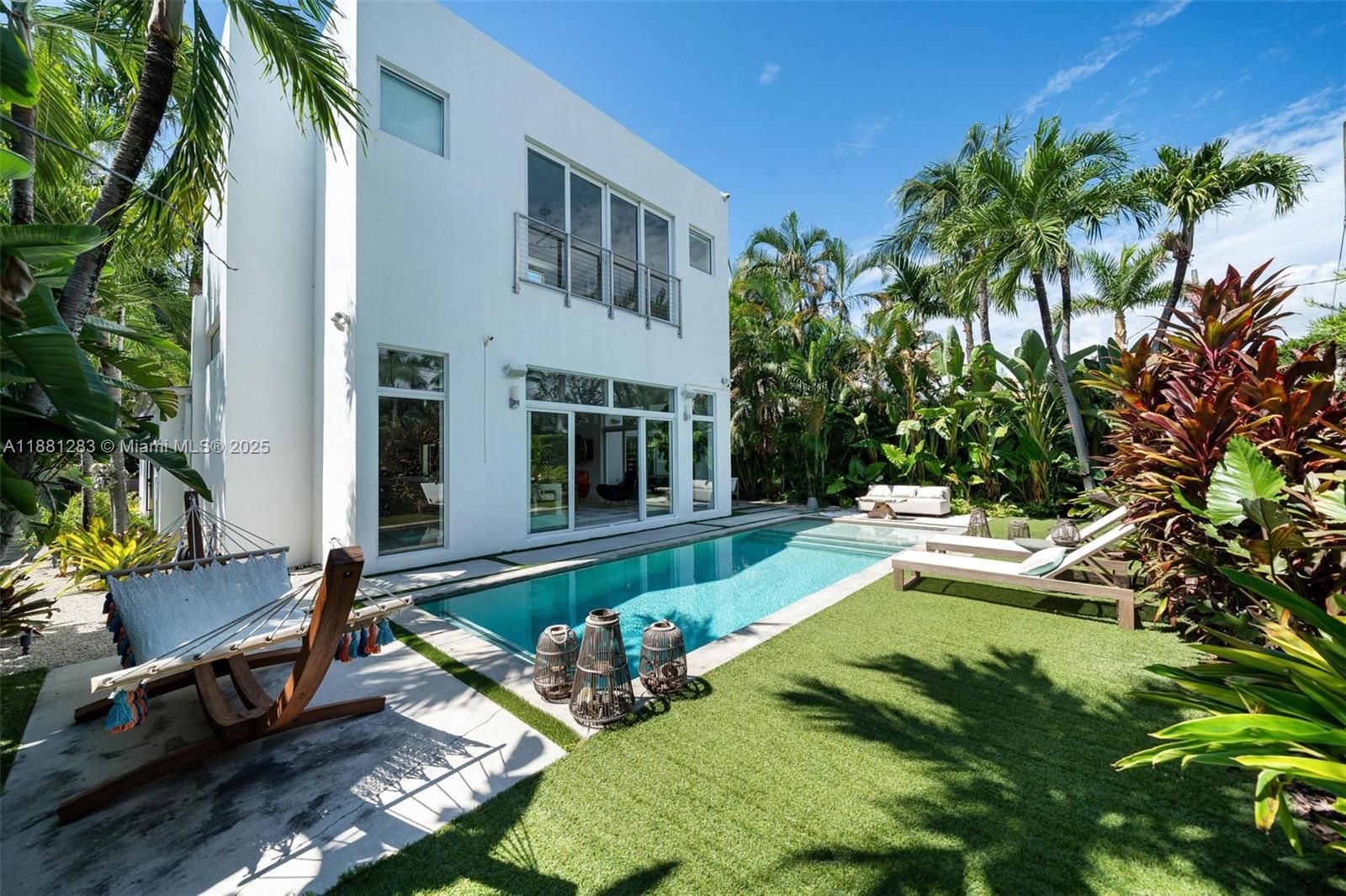 520 E Dilido Dr Miami Beach, FL 33139