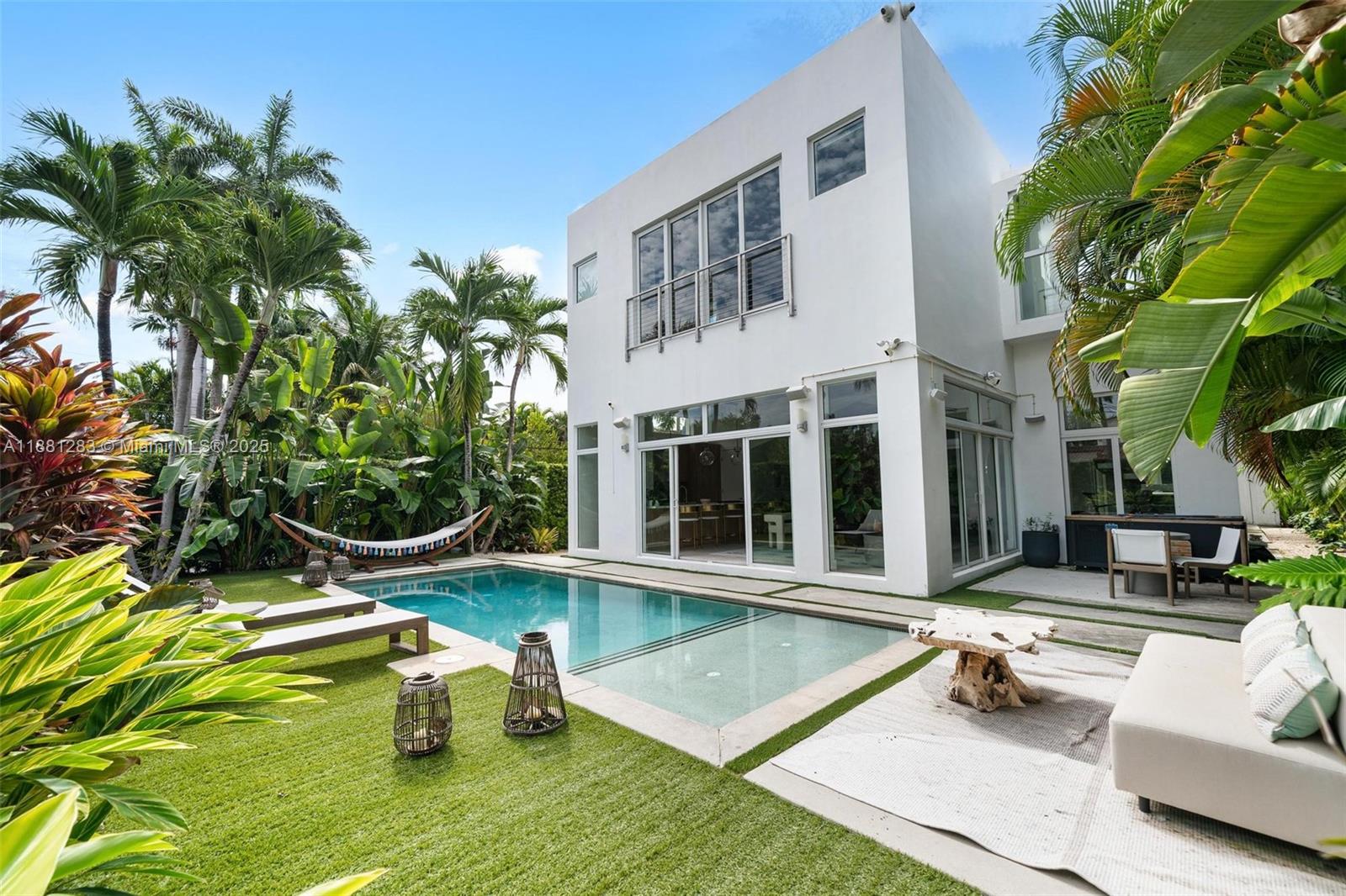 520 E Dilido Dr Miami Beach, FL 33139